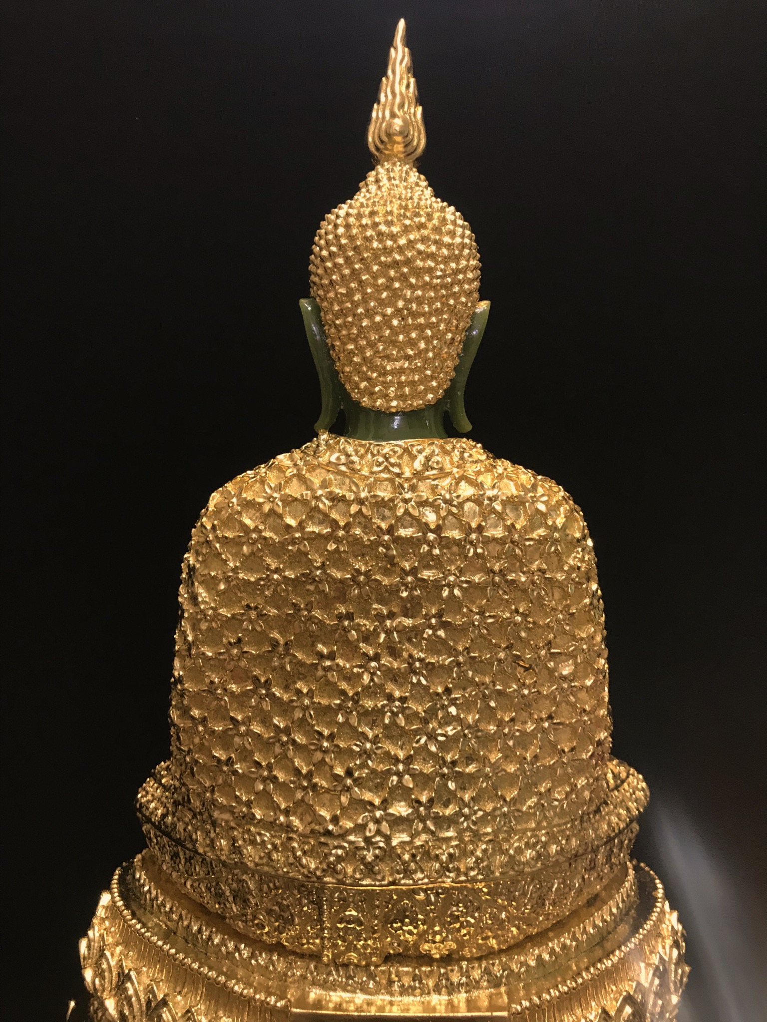 พระพุทธมหามณีรัตนปฏิมากร(พระแก้วมรกต) วัดพระศรีรัตนศาสดาราม สำนักพระราชวัง จัดสร้าง (บรรจุมวลสารใต้ฐาน)ฤดูหนาว ขนาดหน้าตัก 9นิ้ว