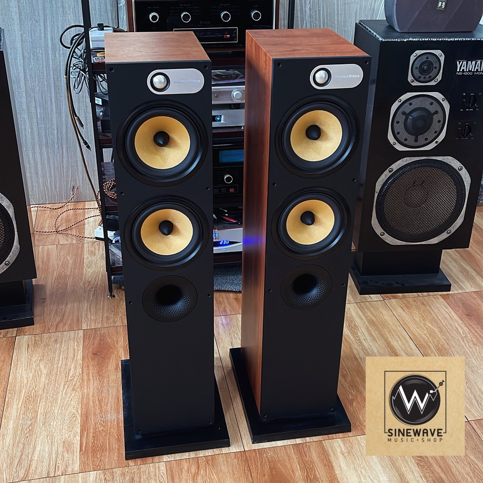 ลำโพง ยี่ห้อ B&W รุ่น 684 สีวอลนัท