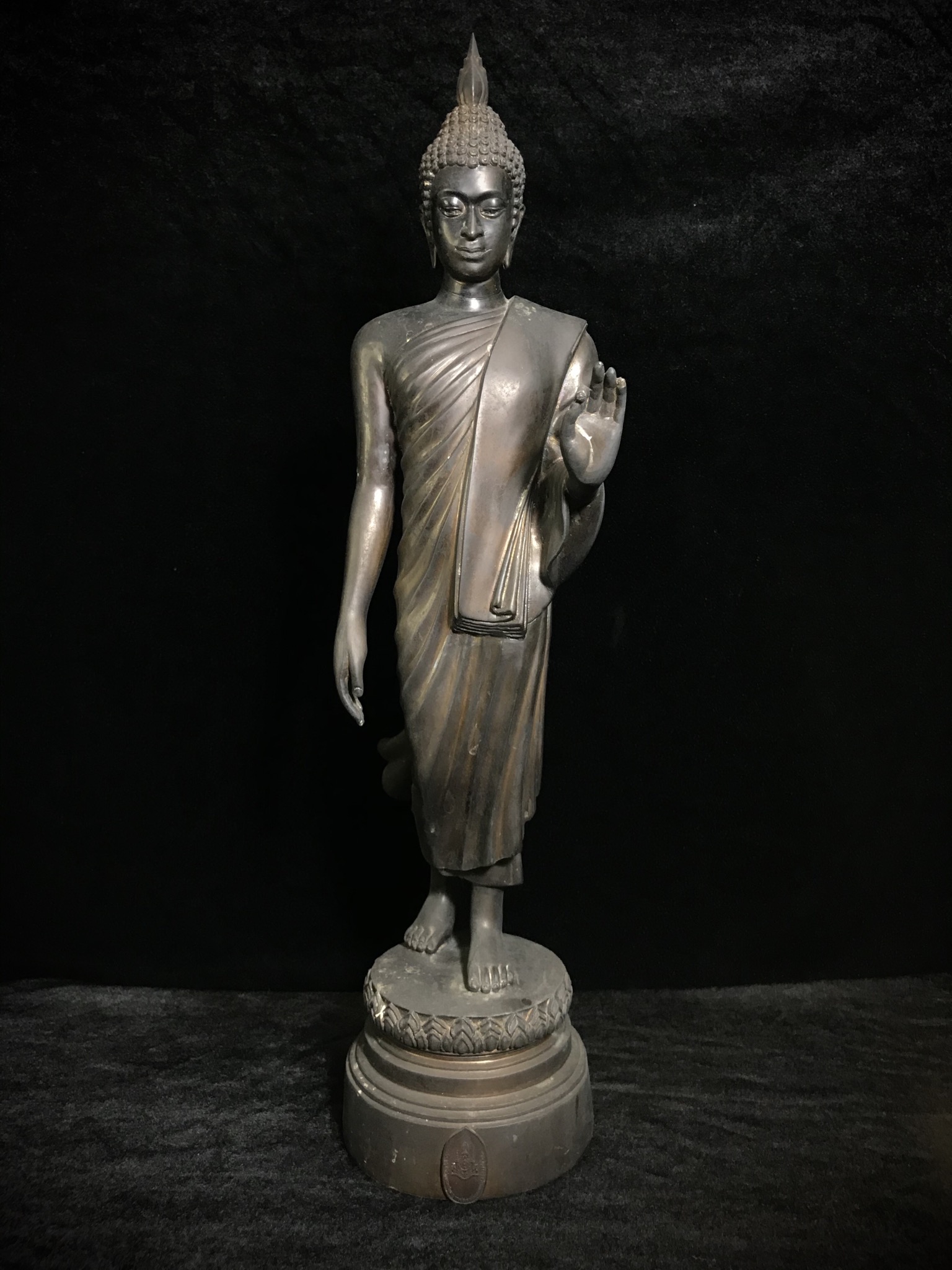 พระบูชา 25พุทธศตวรรษ พระศรีศากยะทศพลญาณ ประธานพุทธมณฑลสุทรรศน์ ปี 2530 ตราสัญลักษณ์ ในมหาวาระพระชนมพรรษา ครบ 5 รอบ 60 พรรษา เมื่อ 5 ธันวาคม พ.ศ. 2530 หมายเลข (๑๕)๓๖๕ ขนาดความสูง 15 นิ้ว รวมฐานสูง 18 นิ้ว(นิยมหายาก)