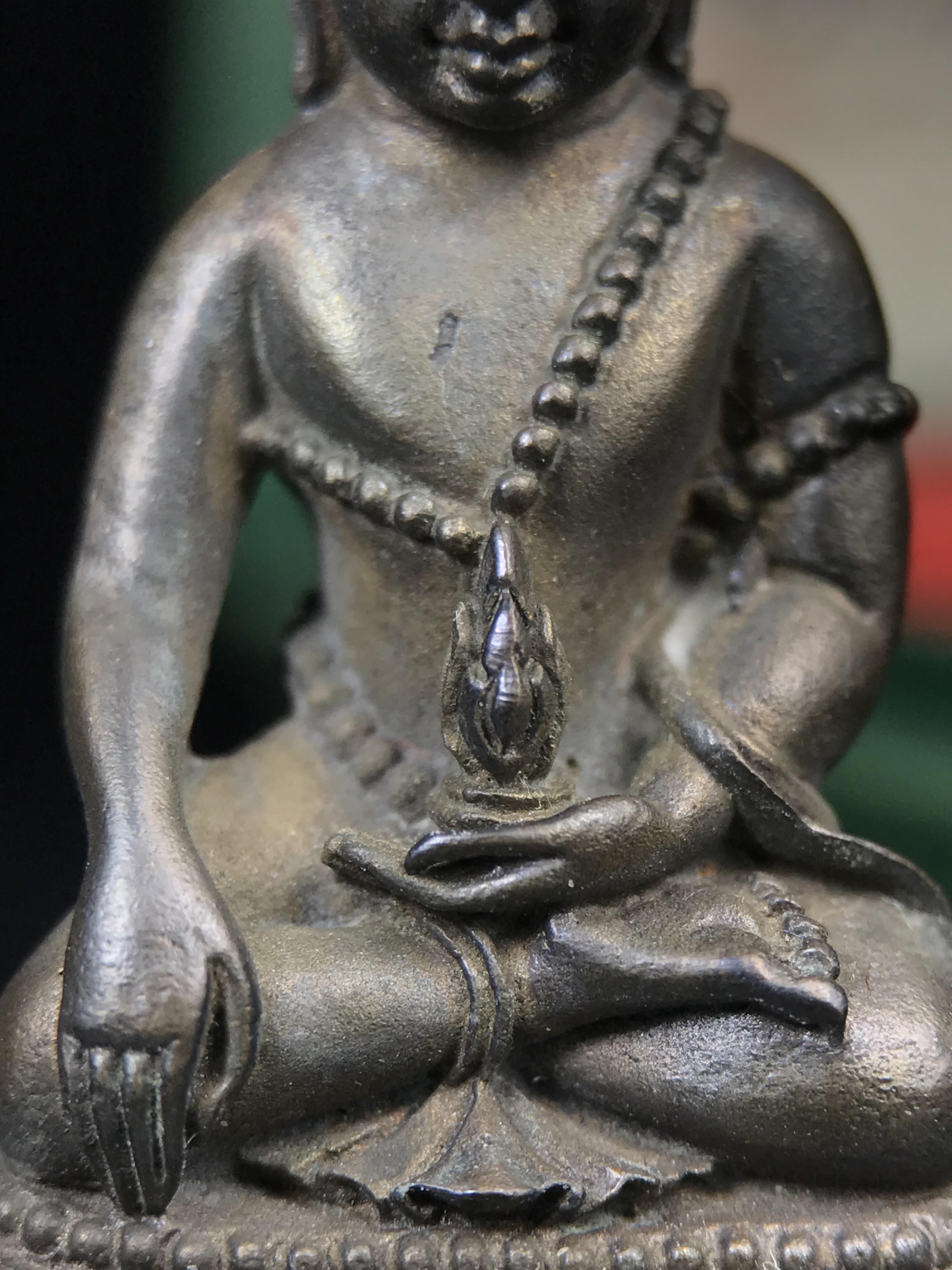 พระกริ่งวาสนา สมเด็จพระสังฆราช(วาสน์)วัดราชบพิธฯ ปี 2531 เนื้อนวโลหะ สร้างเป็นที่ระลึกในคราวที่สมเด็จพระอริยวงศาคตญาณ สมเด็จพระสังฆราช(วาสน์ วาสโน)มีพระชนมายุครบ90พรรษา(ในหลวง ร.9 เสด็จในพิธี)งานแกะแม่พิมพ์โดย นายช่างเกษม มงคลเจริญ)(1ใน1991องค์)