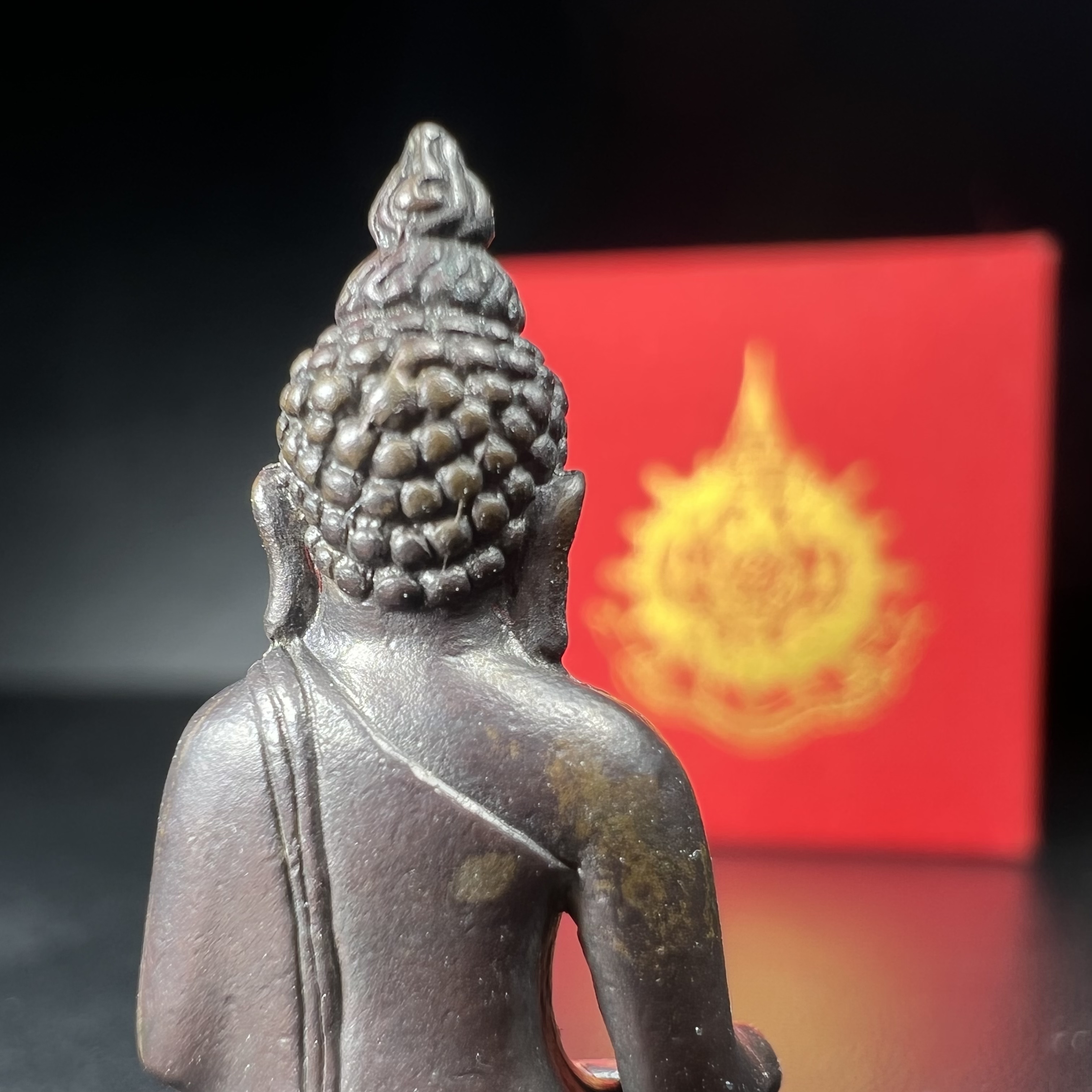 พระกริ่งไพรีพินาศ เฉลิมพระเกียรติ พระบาทสมเด็จพระเจ้าอยู่หัวรัชกาลที่9 พระชนมพรรษา 6 รอบ ปี2542 เนื้อนวโลหะผสมทองคำ(บรรจุเหล็กไหล)ดีนอก-ดีใน