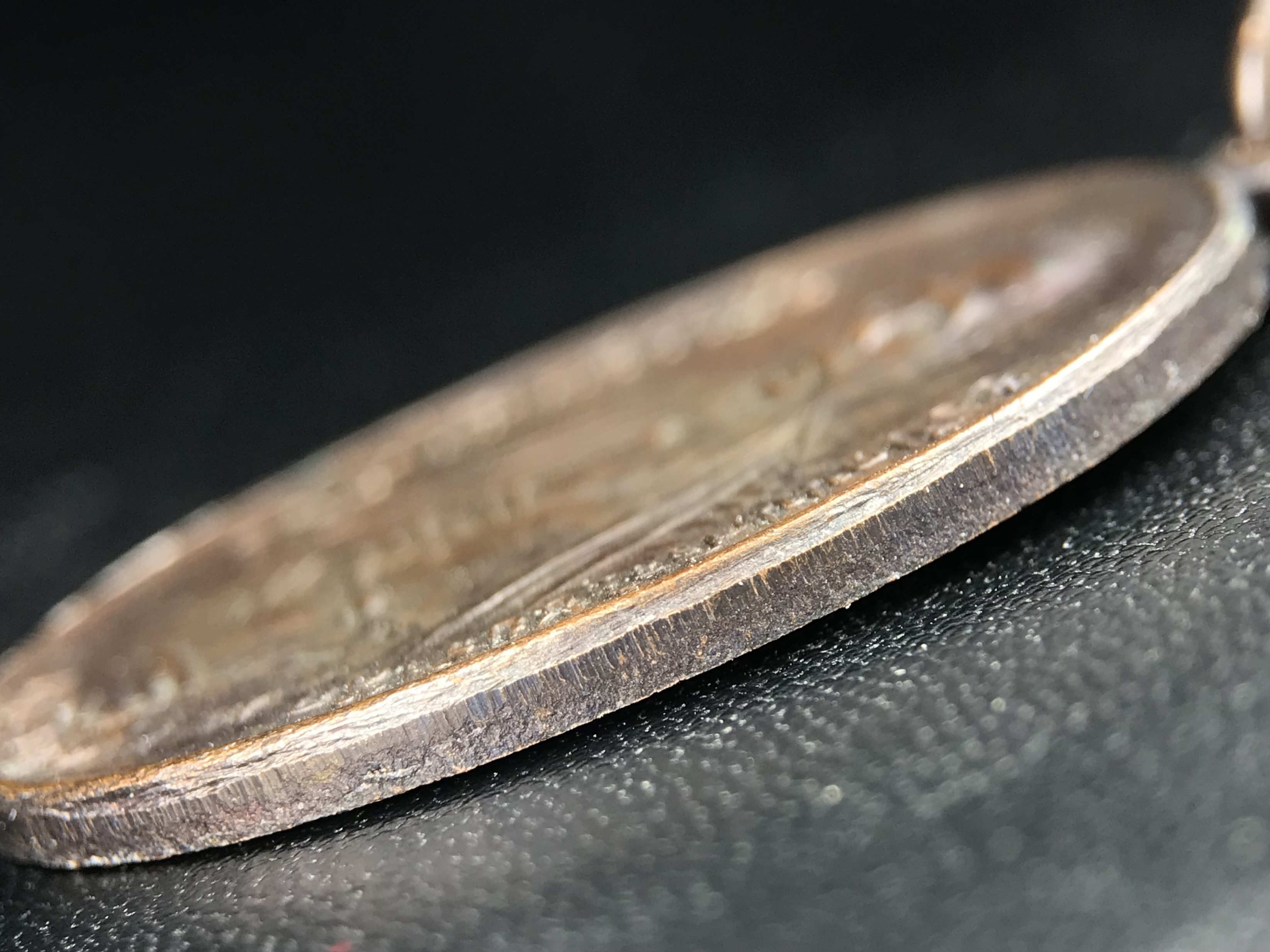 เหรียญครูบาศรีวิชัย รุ่น 50 ปี ถนนศรีวิไชยรำลึก หลัง ภปร. วัดบุพพาราม เชียงใหม่ เนื้อทองแดง พิมพ์ใหญ่ ดำเนินการจัดสร้างขึ้นเมื่อปี พ.ศ.2527 พิธีล้านนามหาพุทธาภิเษก รวมสุดยอดครูบาศิษย์ครูบาศรีวิชัย***เหรียญดีพิธีใหญ่ อีกหนึ่งรุ่น ที่แนะนำน่าเก็บบูชา***