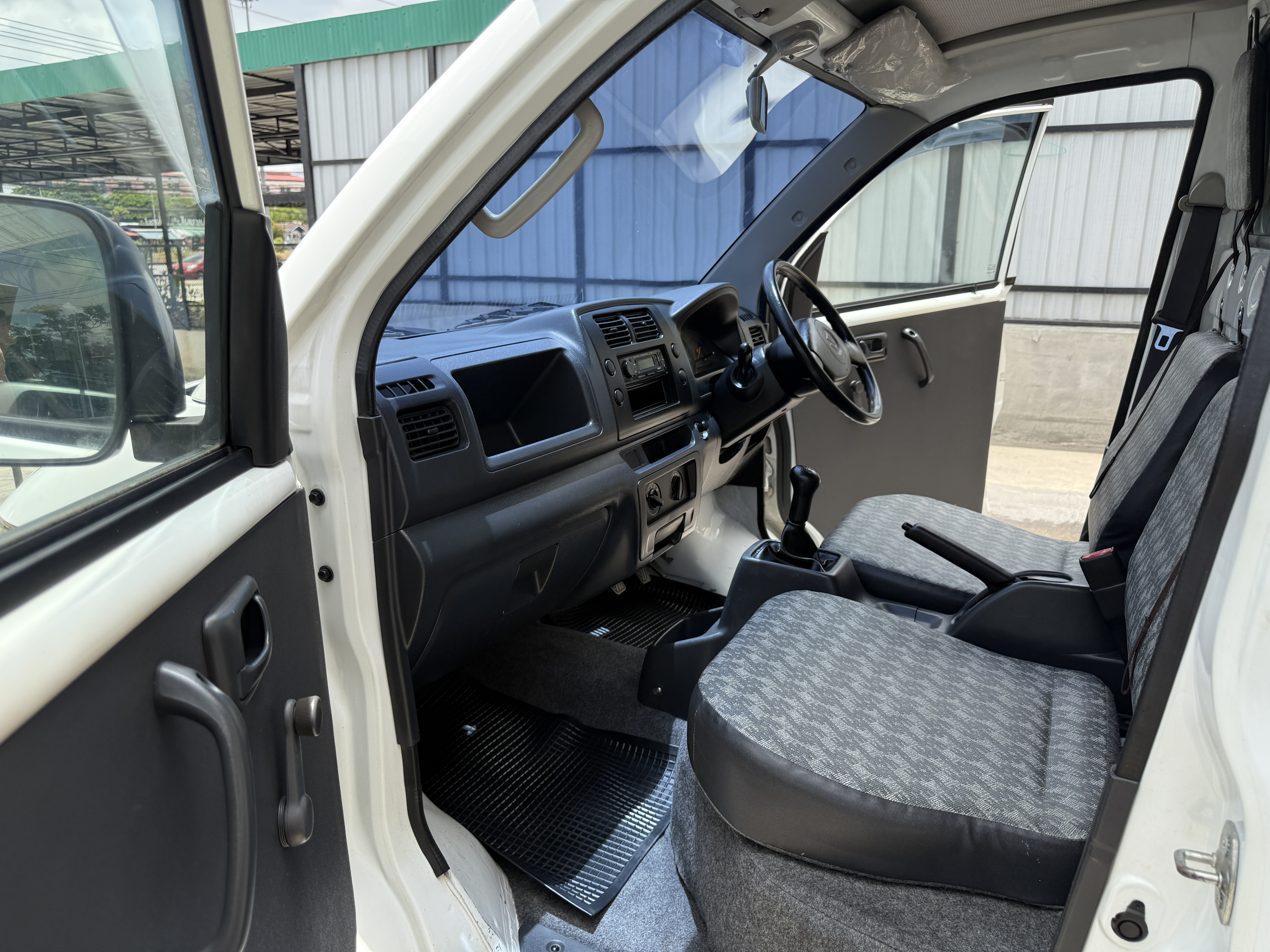 Suzuki Carry 1.6 2015 ขาว