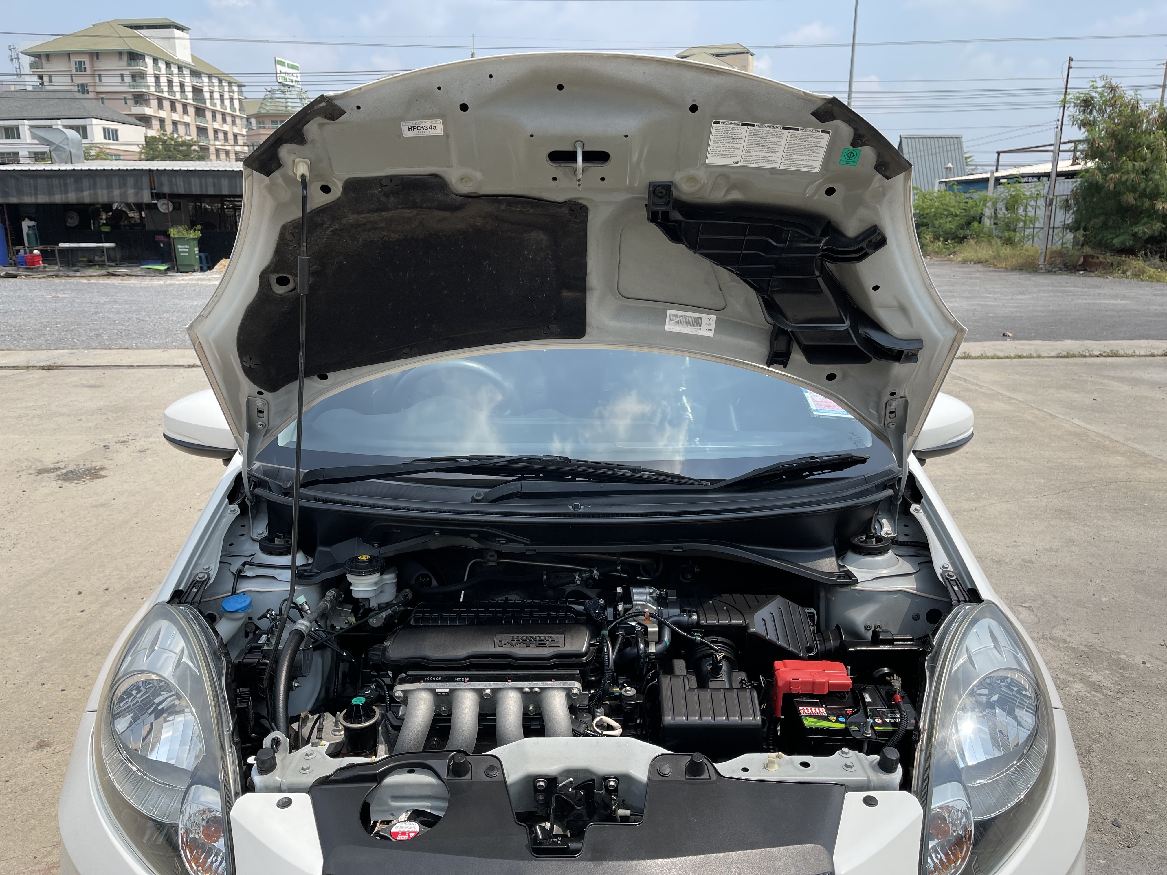 Honda Brio 1.2 V At 2015 ขาว