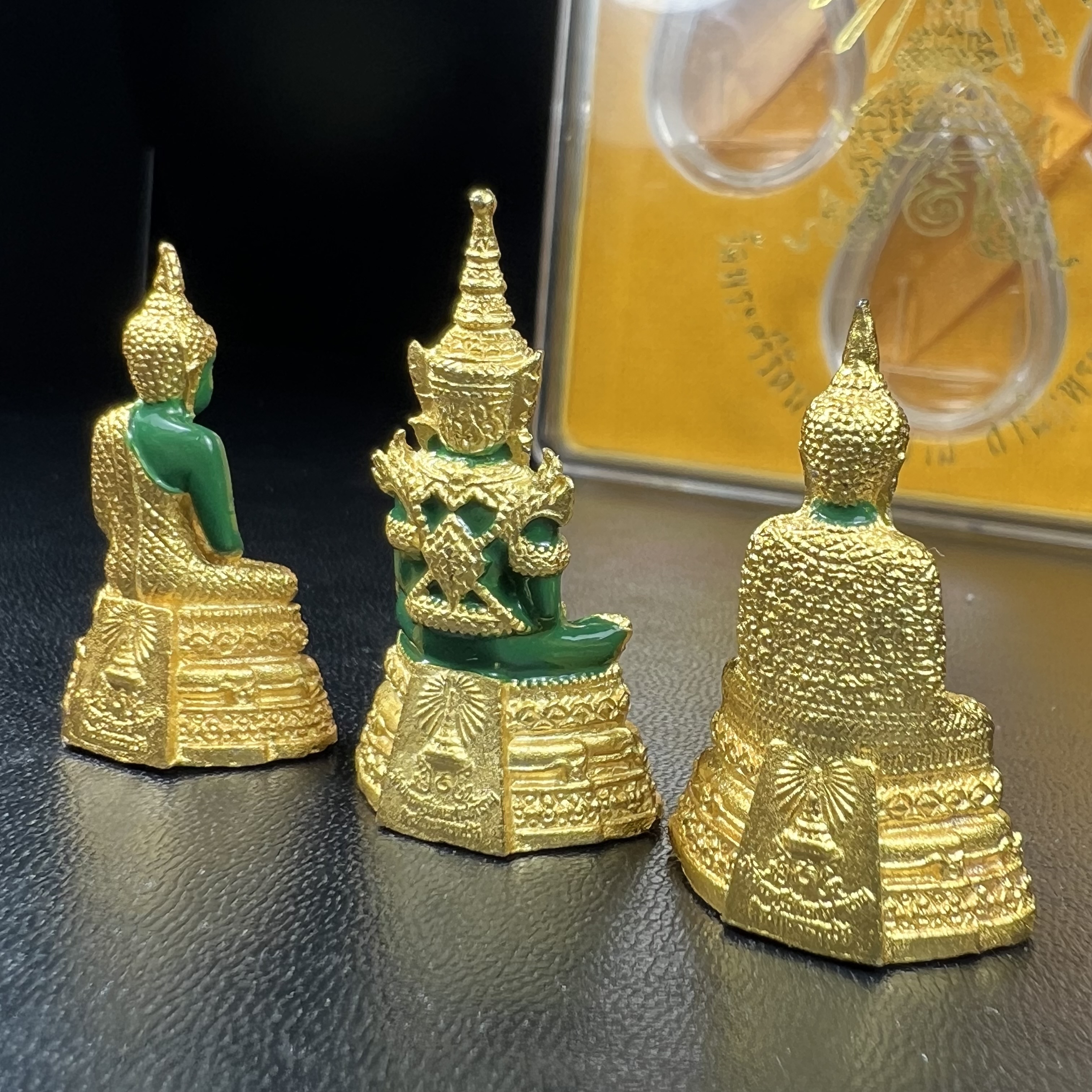 พระพุทธมหามณีรัตนปฏิมากร(พระแก้วมรกต) วัดพระศรีรัตนศาสดาราม สำนักพระราชวัง จัดสร้าง ชุด3 ฤดู ร้อน ฝน หนาว(บรรจุมวลสารใต้ฐาน)