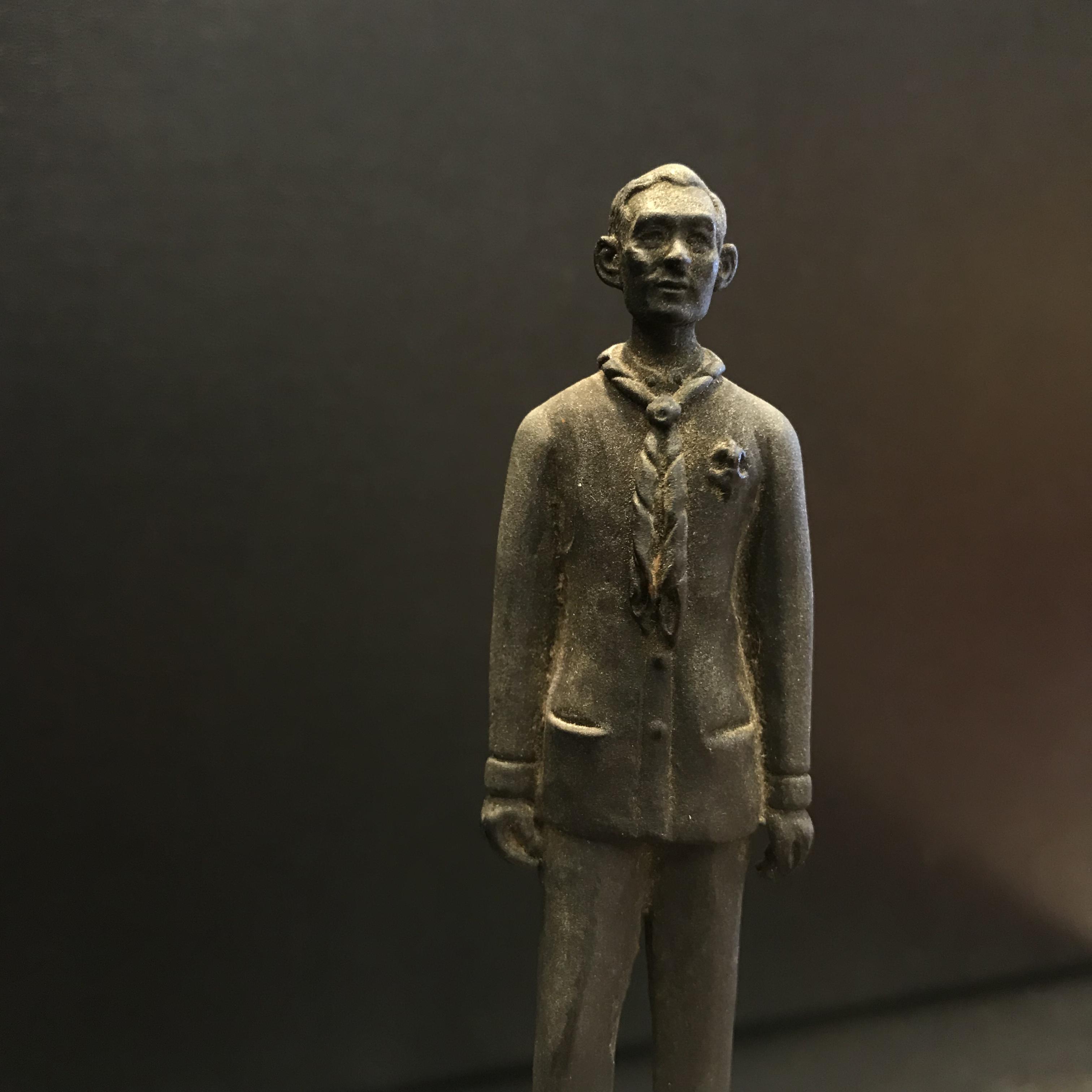 รูปหล่อพระบรมรูป ในหลวงรัชกาลที่ 9 ชุดลูกเสือชาวบ้าน ฐานหินอ่อน(หายาก)