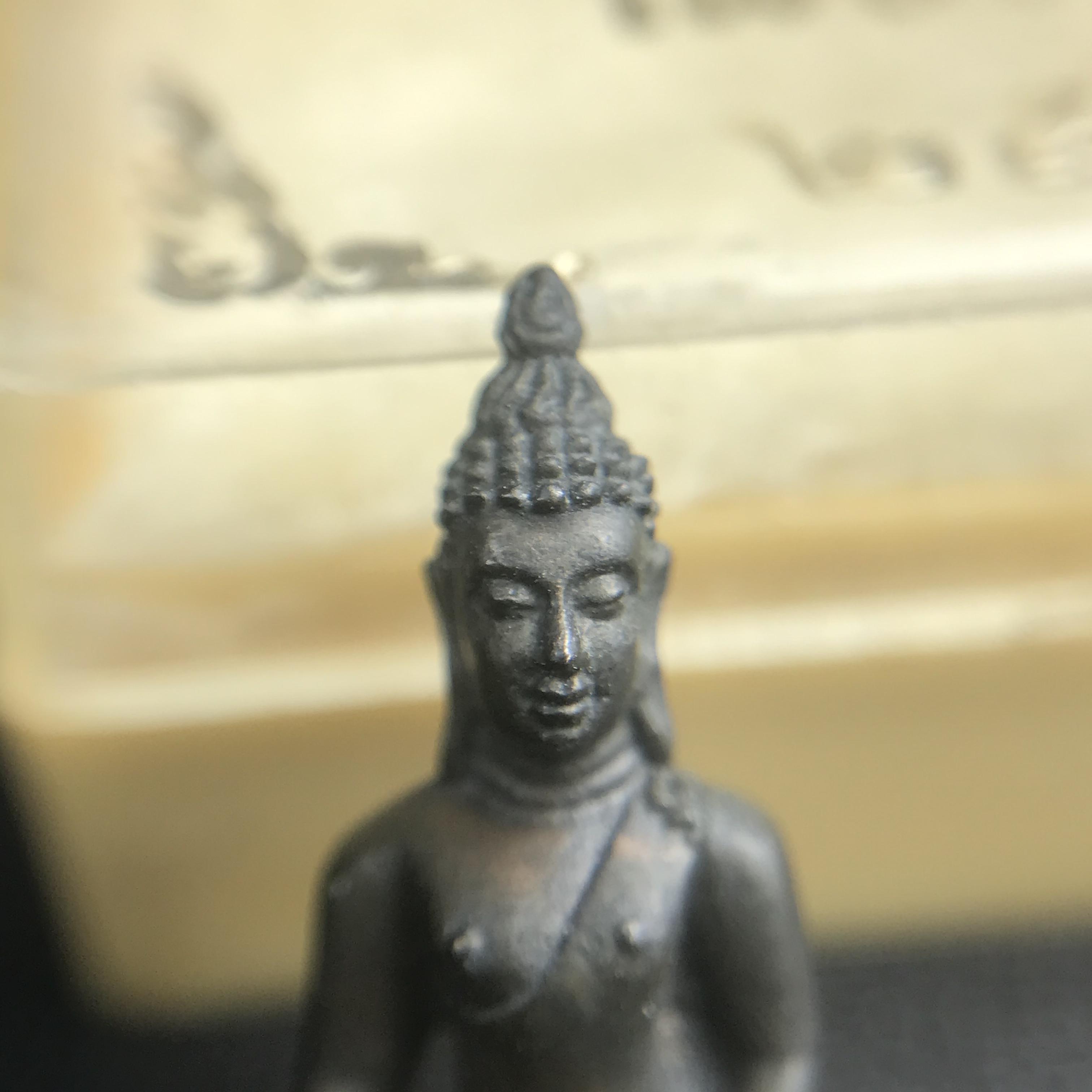 พระกริ่งไพรีพินาศ(รุ่นแรก สมเด็จพระญาณสังวร) วัดเพชรวราราม รุ่นเขาค้อ เนื้อนวโลหะ ตอกโค้ต ปี2520 จ.เพชรบูรณ์(1ใน2309 องค์)