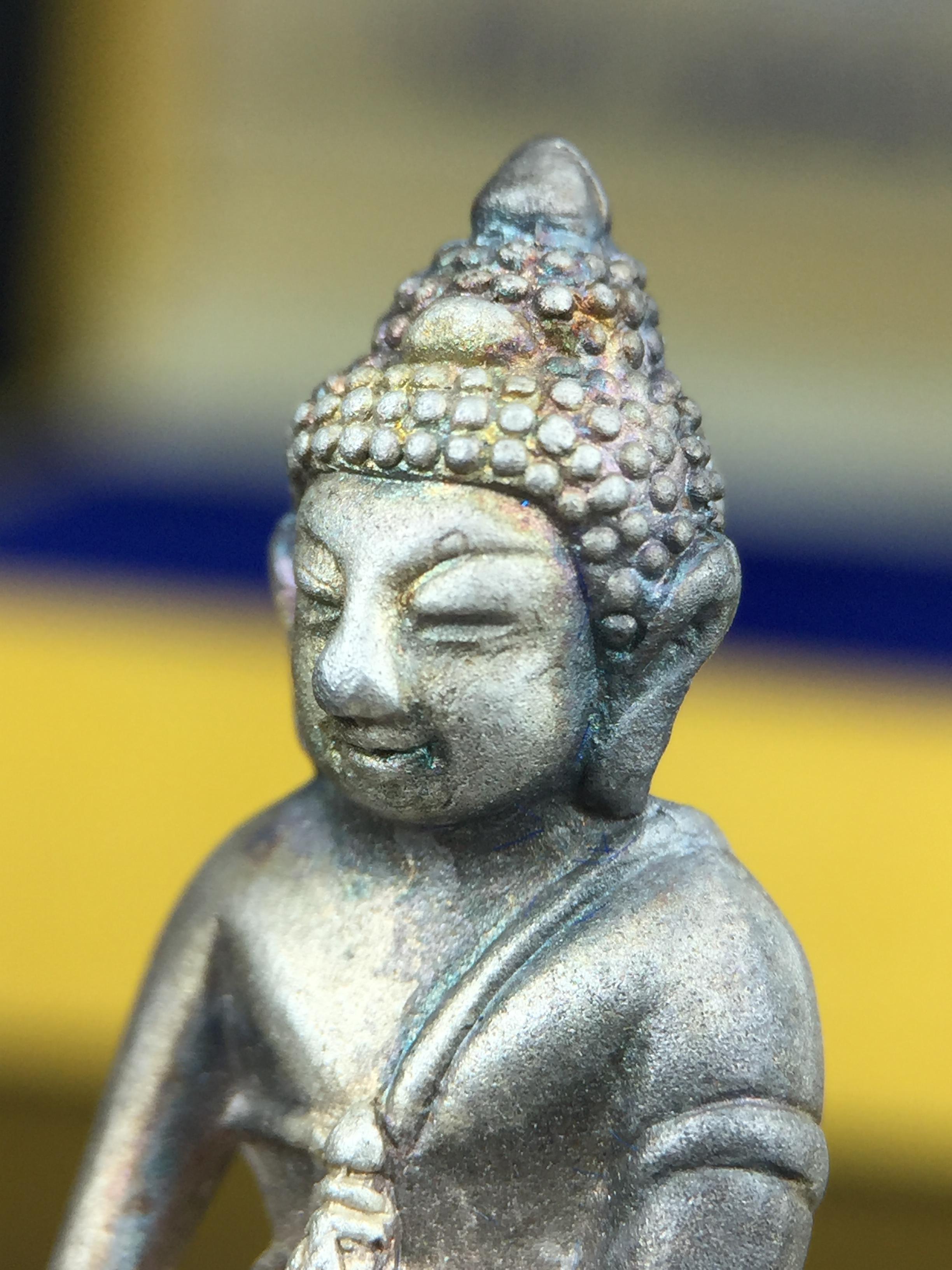 พระกริ่งสมเด็จญาณ วัดบวรนิเวศวิหาร เนื้อเงินบริสุทธิ์ 92.5% ตรากาญจนาภิเษกทองคำ(เนื้อทองคำแท้) พระราชทานแจกเมื่อ 3 ตุลาคม 2538 จัดสร้างในวโรกาส สมเด็จพระญาณสังวร สมเด็จพระสังฆราช ฉลองพระชนมายุครบ 82 พรรษา และฉลองครองราชสมบัติครบ 50 ปี รัชกาลที่ 9(หายาก)