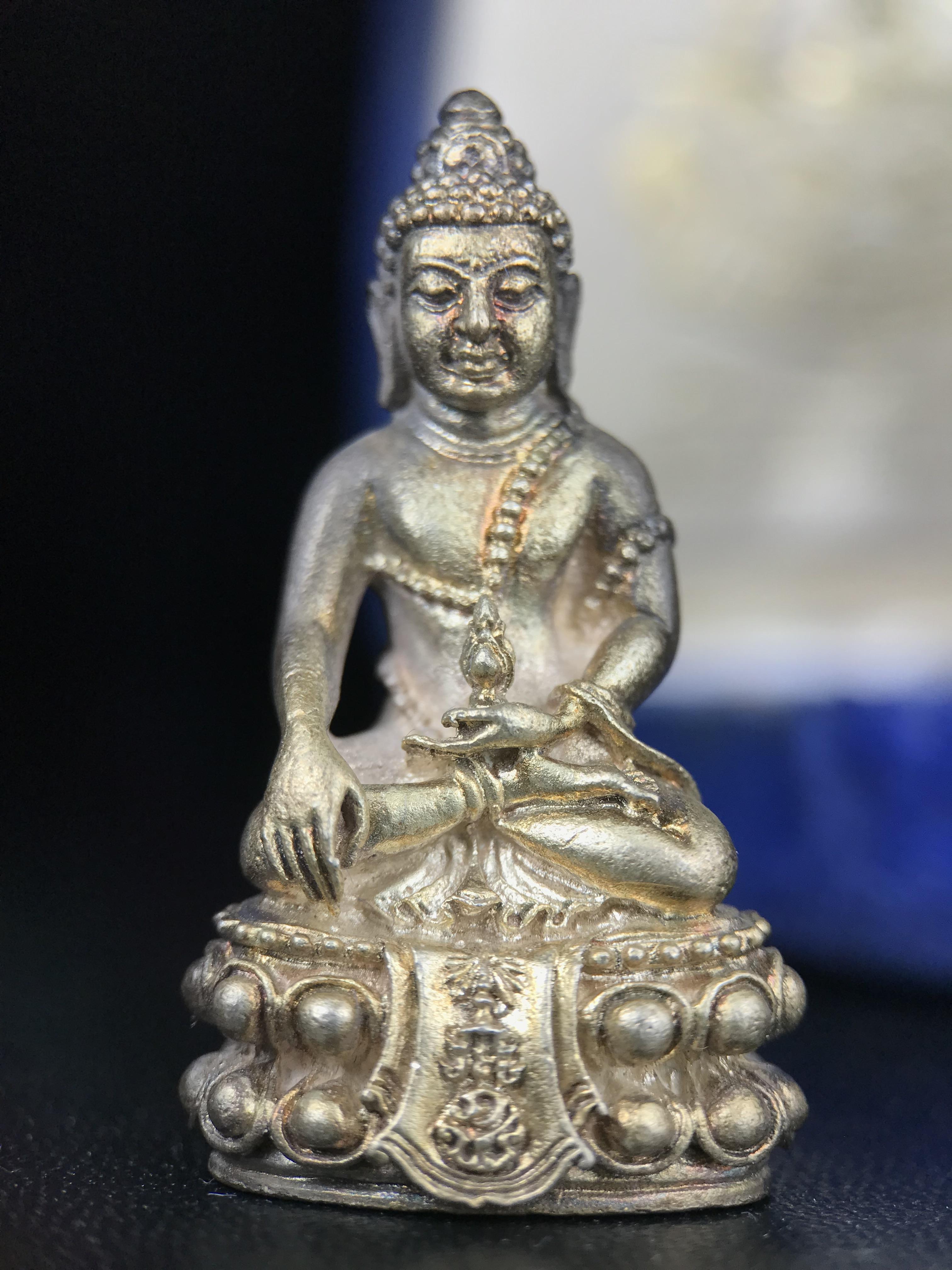 พระกริ่งศิรากาศ ภปร.(พระกริ่งคุ้มเกล้า)วัตถุมงคล"คุ้มเกล้าฯ" มูลนิธิ “คุ้มเกล้า” ในพระบรมราชูปถัมภ์ จัดสร้าง โรงพยาบาลภูมิพล เนื้อเงิน(พิมพ์หน้าไทย)(สภาพผิวเดิมขึ้นน้ำทองเก่าเก็บอย่างดีพร้อมกล่องบรรจุสวยมากมาก!)(ในหลวงรัชกาลที่9เสด็จเททอง)(พิธีใ