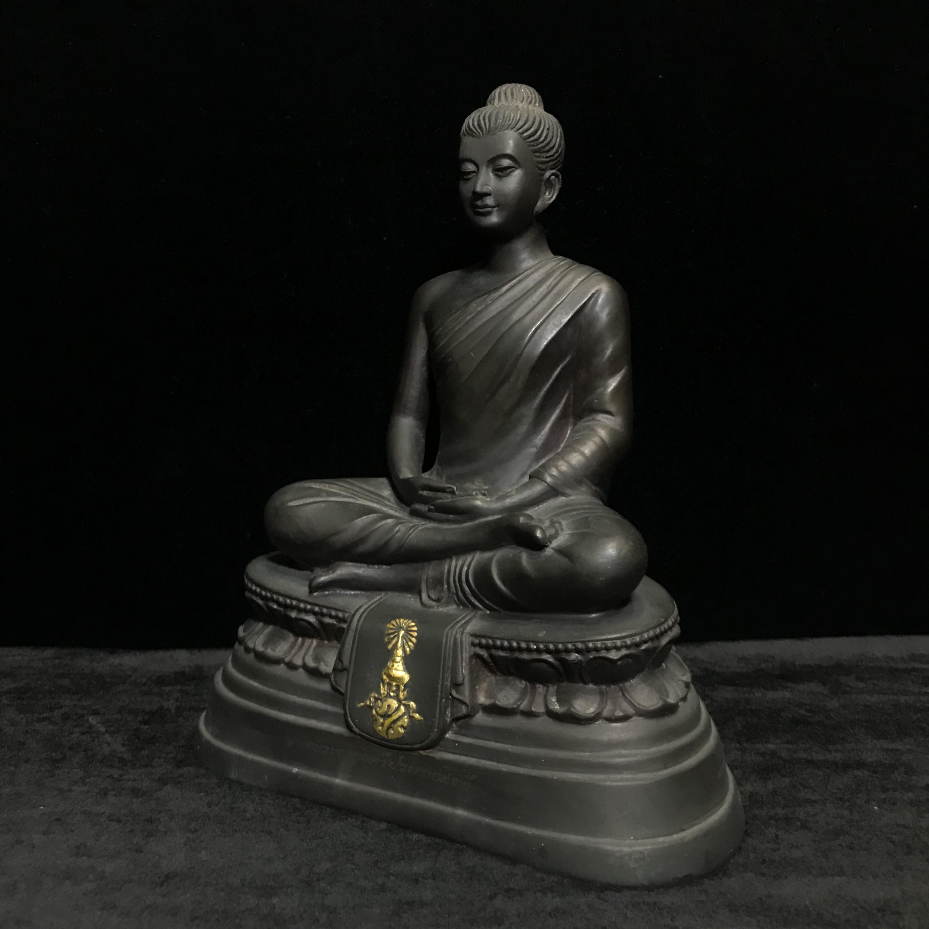 พระพุทธศรีประกายสิทธิ์ ภปร.วัดบวรนิเวศวิหาร ที่ระลึกสร้างโรงพยาบาลสมเด็จพระ ศรีนครินทร์ ปี 2525 หน้าตัก 5นิ้ว(พระราชทานเม็ดพระธาตุบรรจุใต้ฐาน)