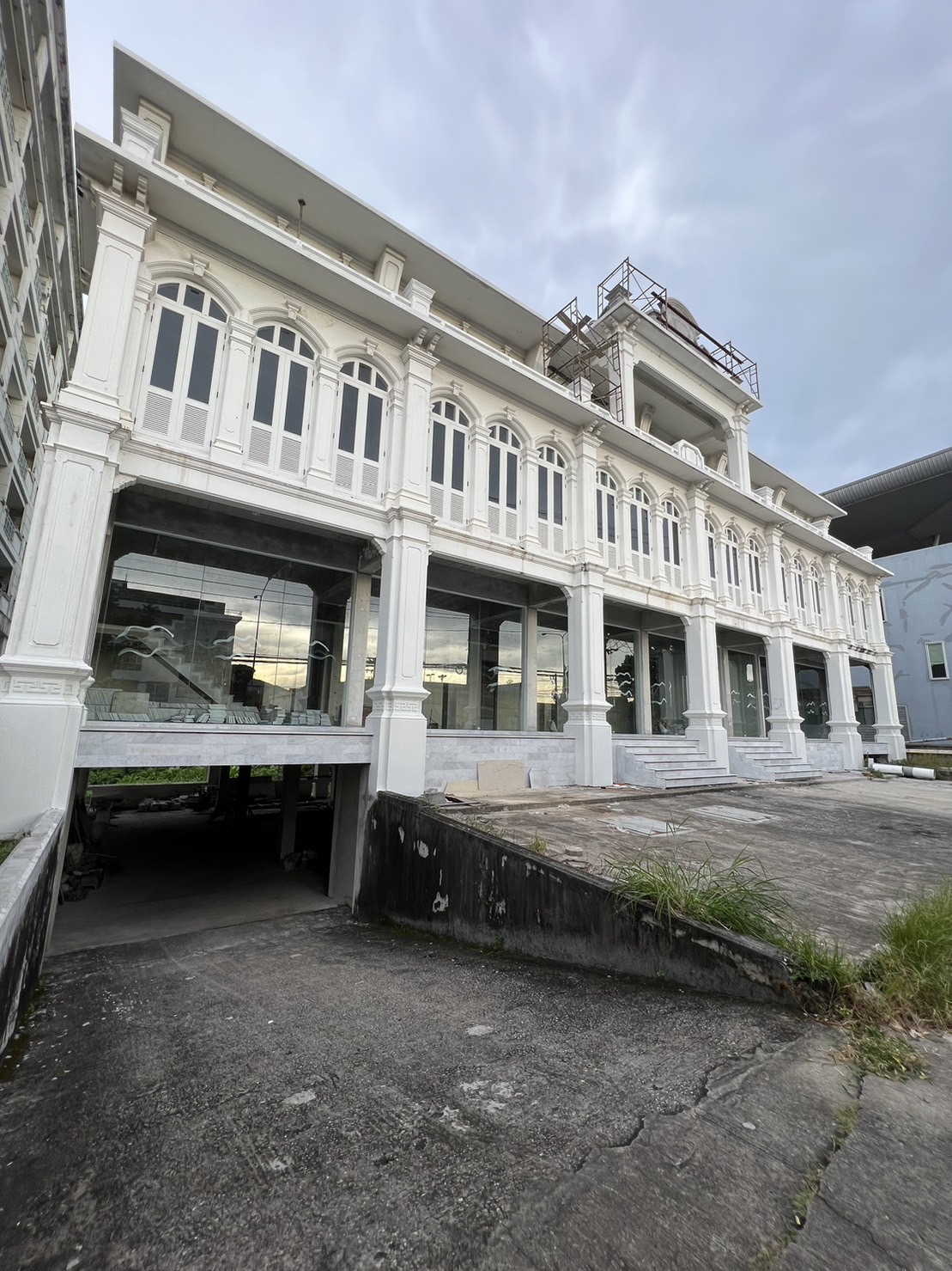 For Rent : Wichit, 3-story building opposite Big C Phuket, 400 sqm.