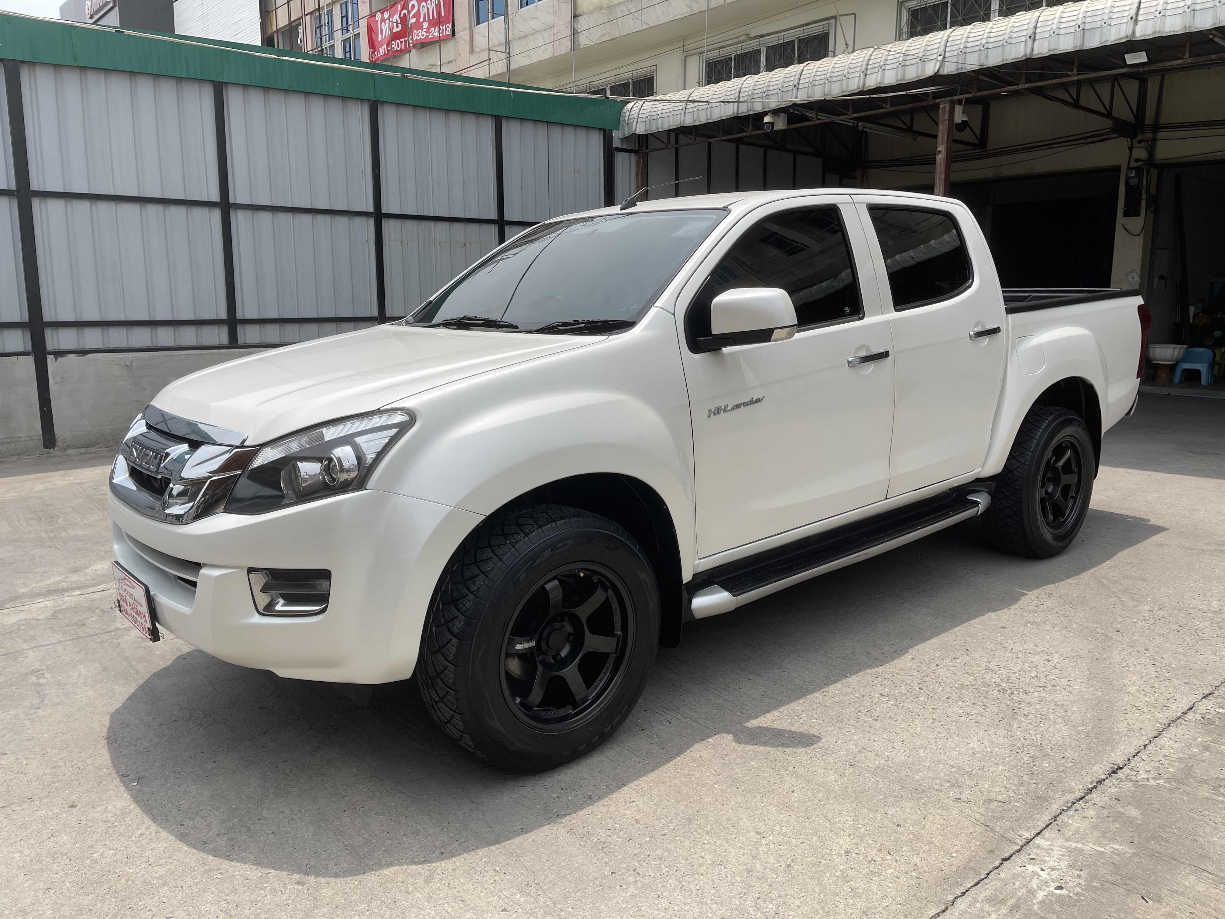 Isuzu Dmax All New 4ประตู Hi-Lander 2.5 Vgs Z Dvd 2015 ขาวมุก