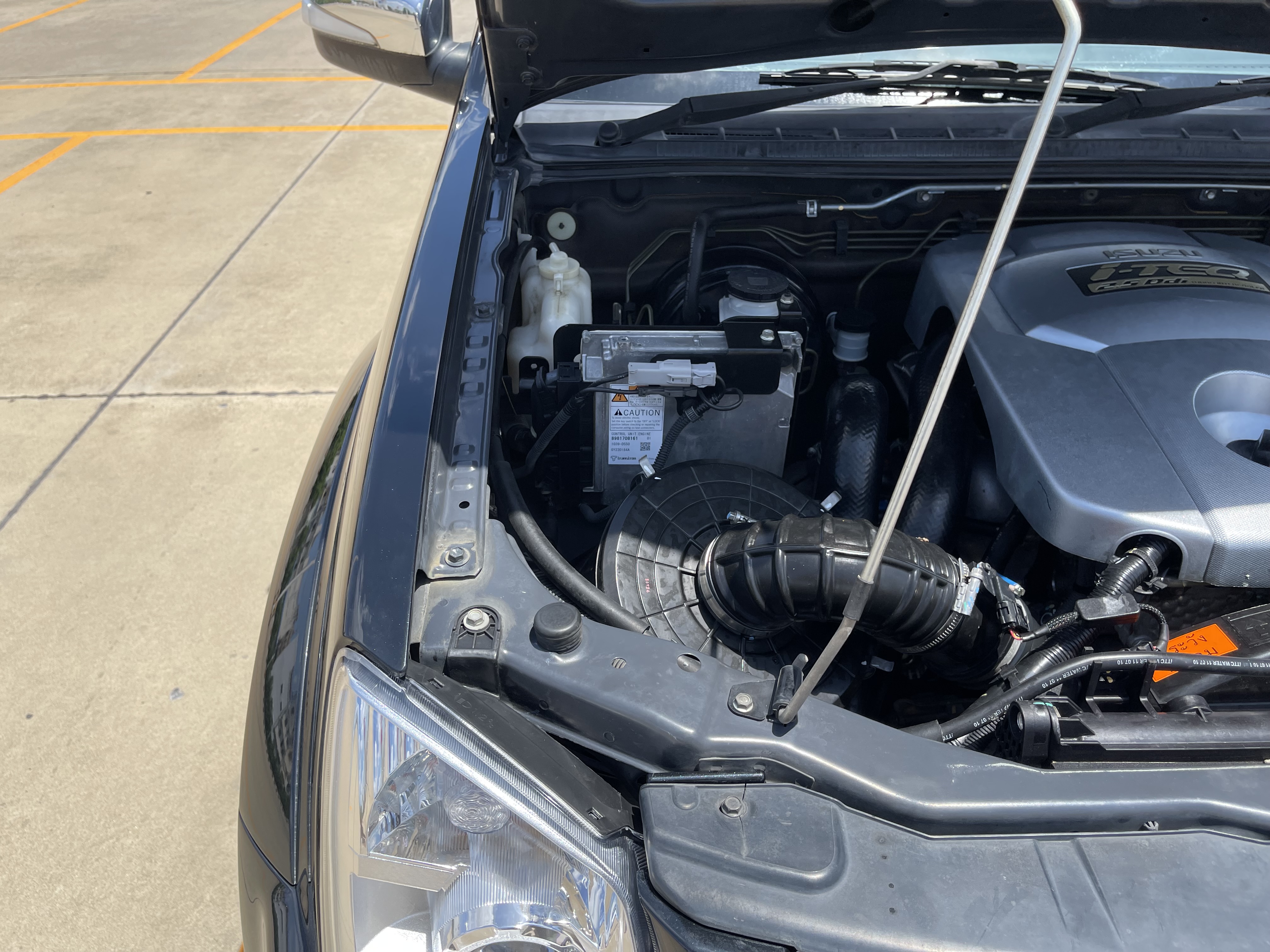 Isuzu Dmax 4ประตู Hlander 2.5 Abs X-Series Navi 2011 ดำ