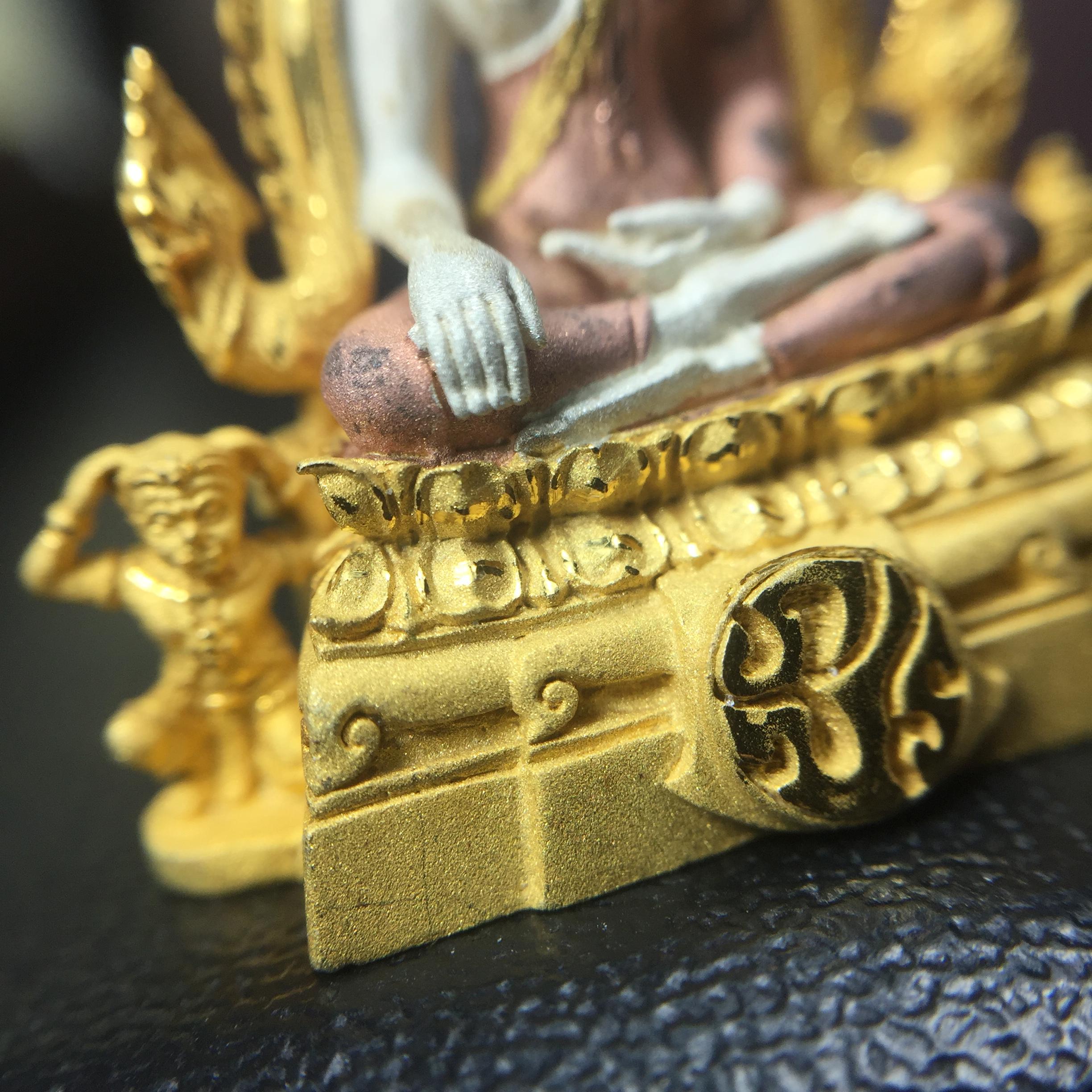 พระพุทธชินราช ภปร. โครงการ "เพราะแผ่นดินนี้ คือ แผ่นดินเกิด" ปี2548(รุ่นแรก) ลอยองค์ หน้าตัก 1/2 นิ้ว เนื้อเงินสามกษัตริย์