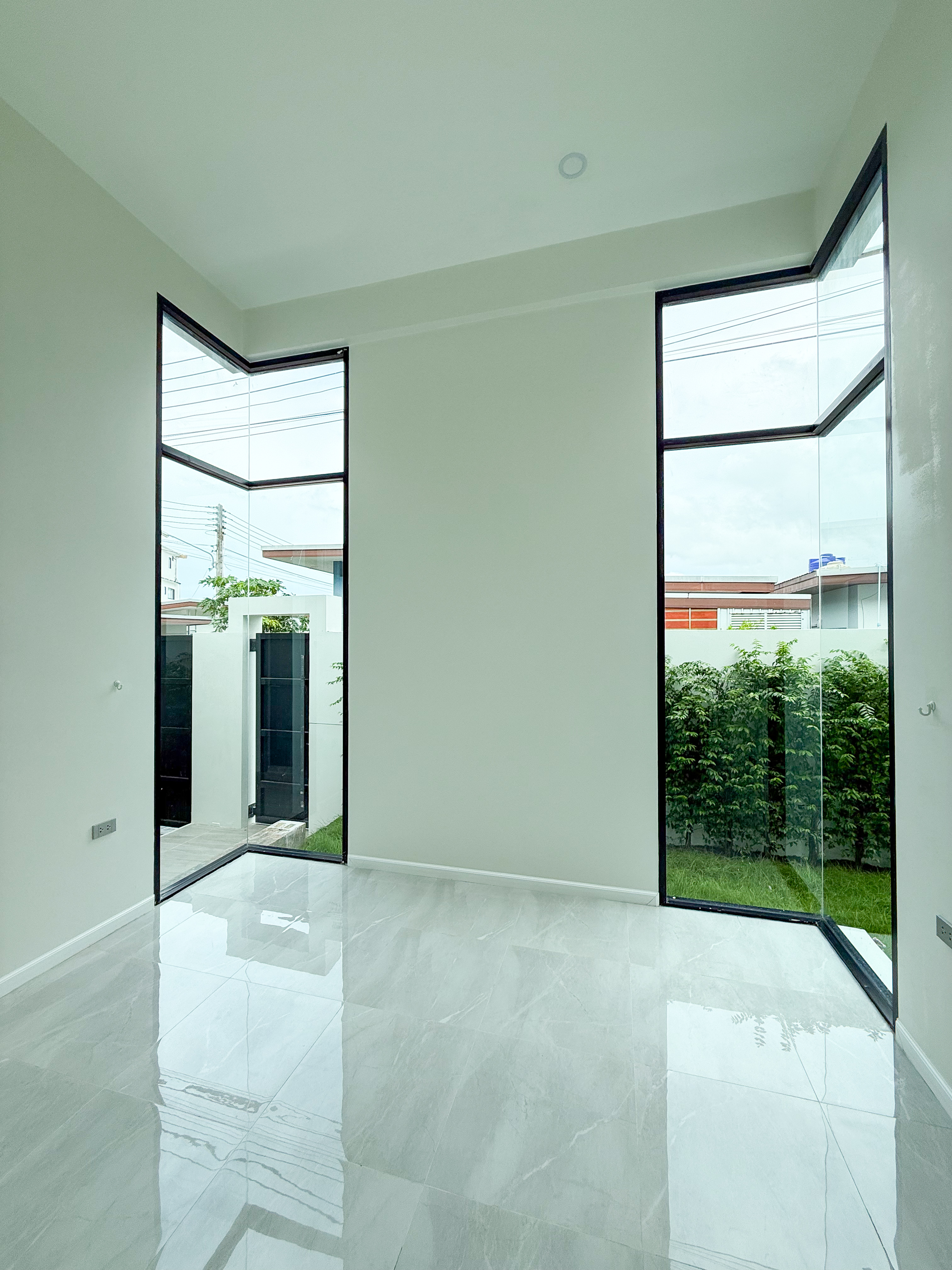 For Sale : Kohkaew, Luxury Pool Villa, 3 Bedrooms 2 Bathrooms