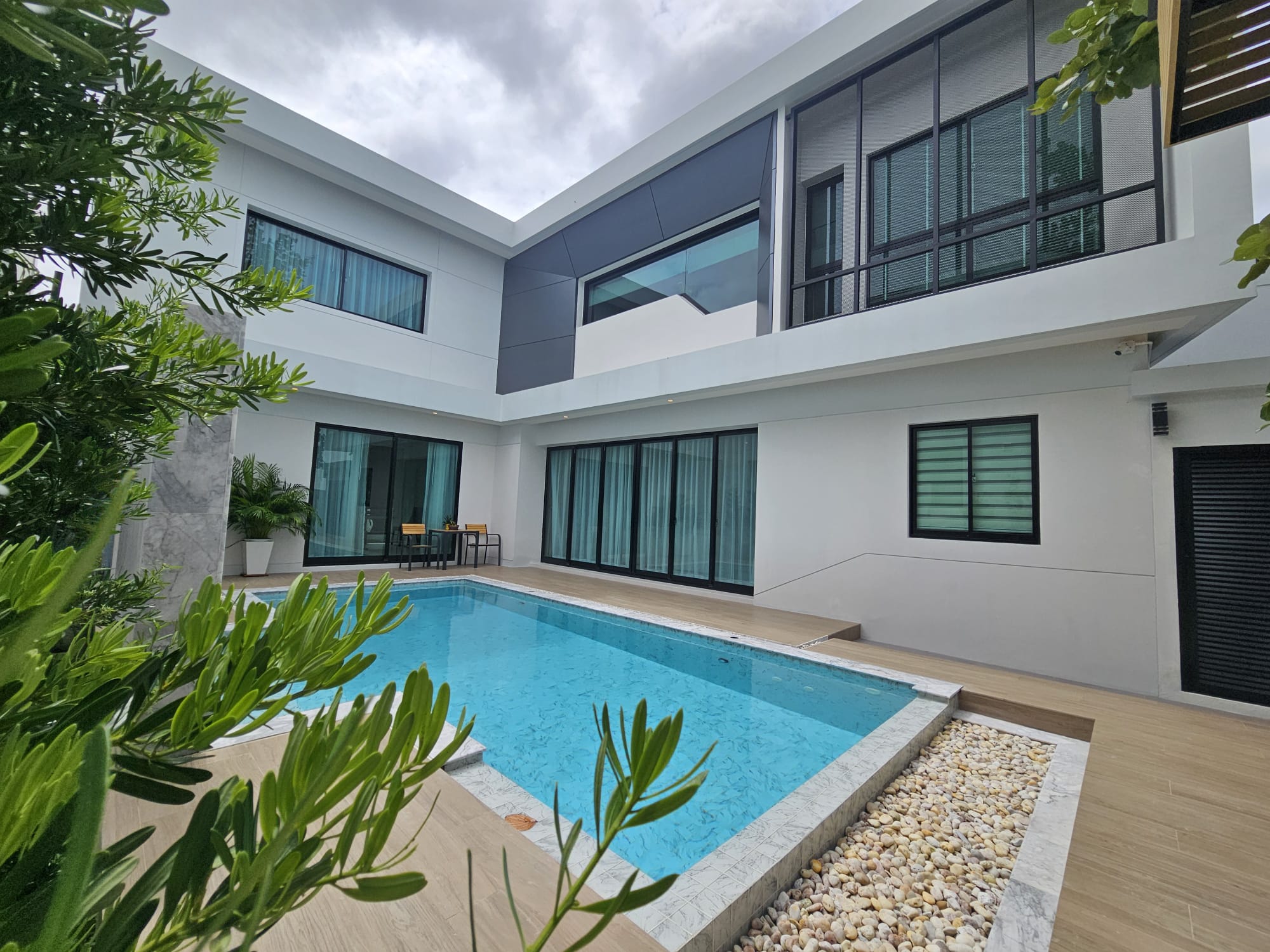 For Rent : Kohkaew, Modern style private pool villa, 4 Bedrooms 4 Bathrooms