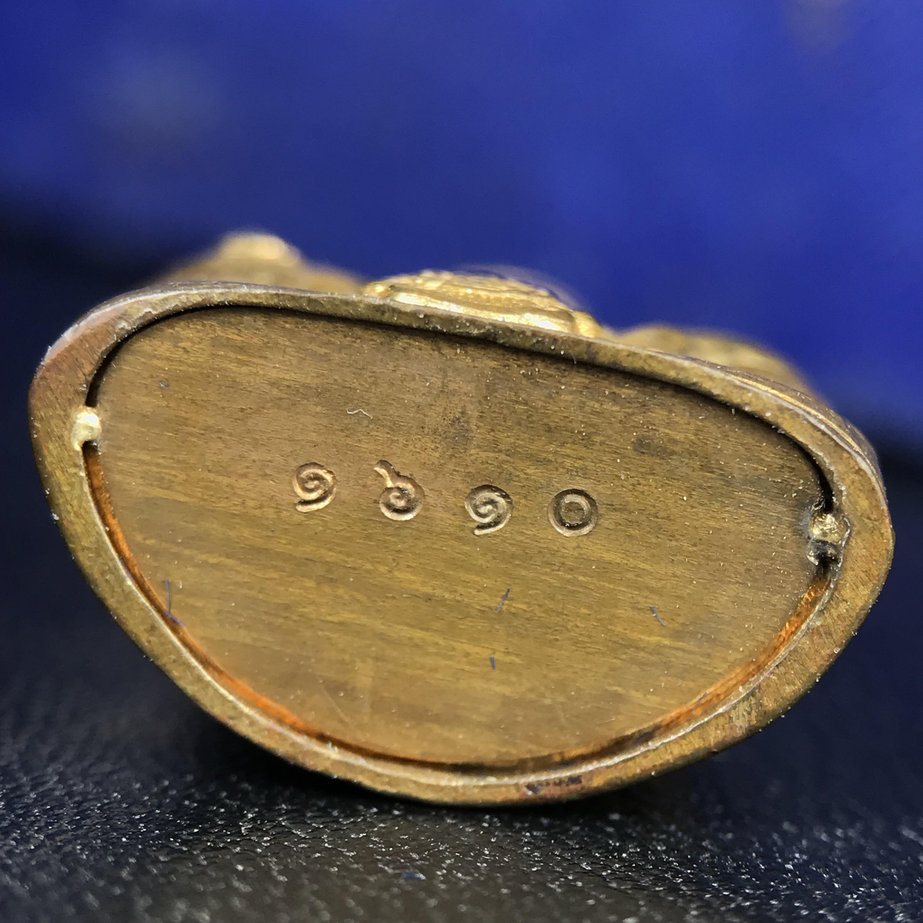 พระกริ่งไพรีพินาศ บรรจุเหล็กไหล ครั้งแรกและครั้งเดียวในประวัติศาสตร์ เฉลิมพระเกียรติ พระบาทสมเด็จพระเจ้าอยู่หัวรัชกาลที่9 พระชนมพรรษา 6 รอบ ปี2542 เนื้อสัมฤทธิ์(บรรจุเหล็กไหล)ดีนอก-ดีใน พิธีใหญ่ มวลสารเด่น (หายาก)