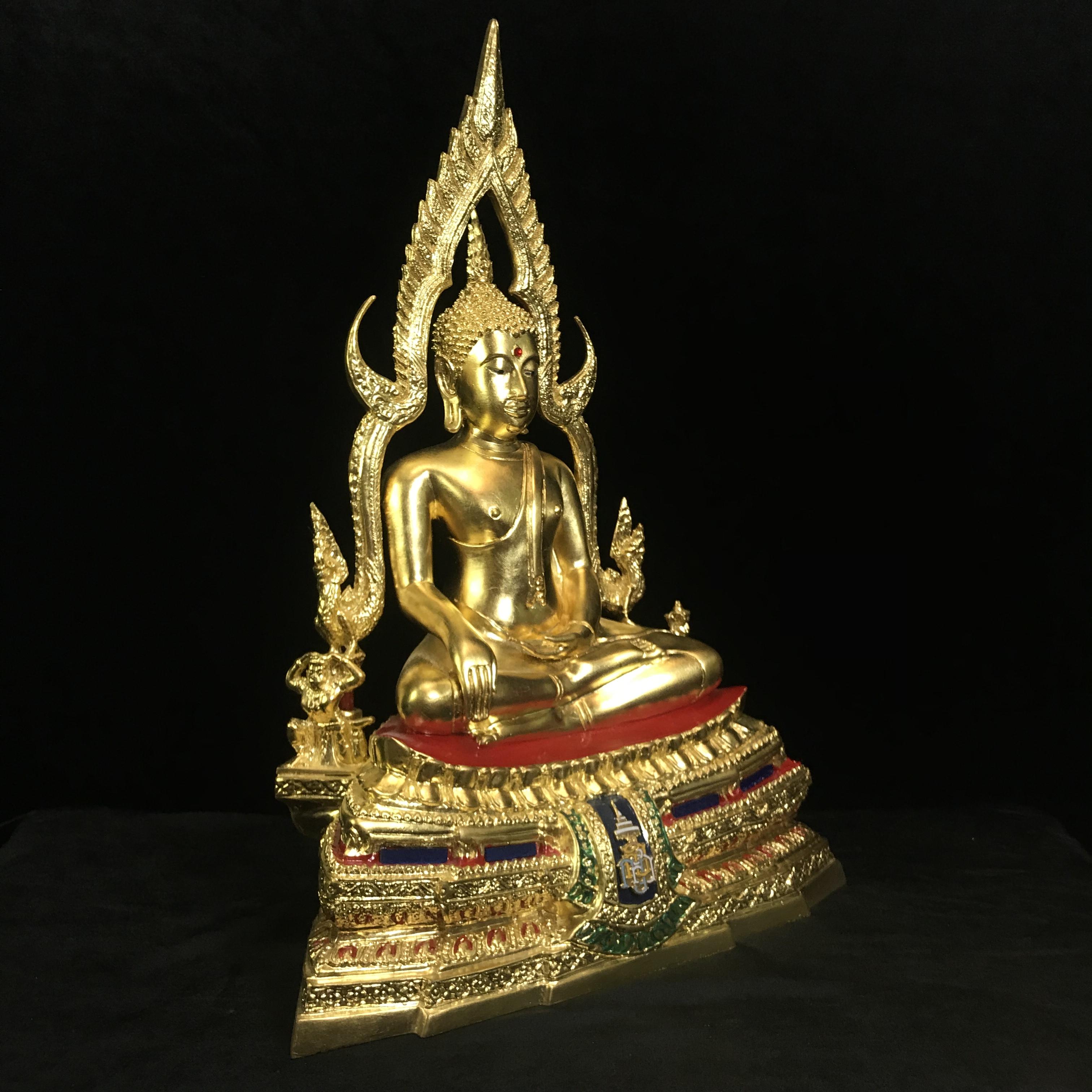 พระพุทธชินราช ญสส. วัดพระศรีมหาธาตุ จ.พิษณุโลก ปี2543 ขนาดหน้าตัก 7นิ้ว ลงรักปิดทองฐานประดับกระจก พิธีใหญ่ รุ่นแรกและรุ่นเดียวที่ หลวงปู่หมุน ฐิตสีโล วัดบ้านจาน มาร่วมปลุกเสก(1 ใน 999องค์)