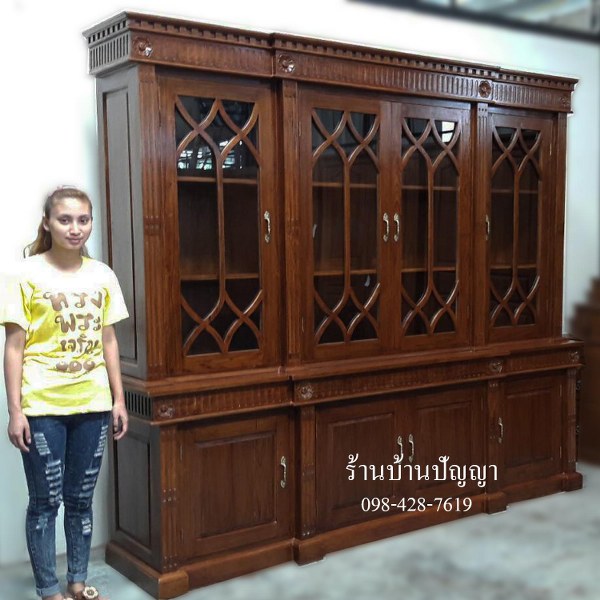 ตู้โชว์ 2 ชั้น ประตูไขว้ ชั้นล่างบานทึบ ชั้นบนกระจก 2.5 เมตร