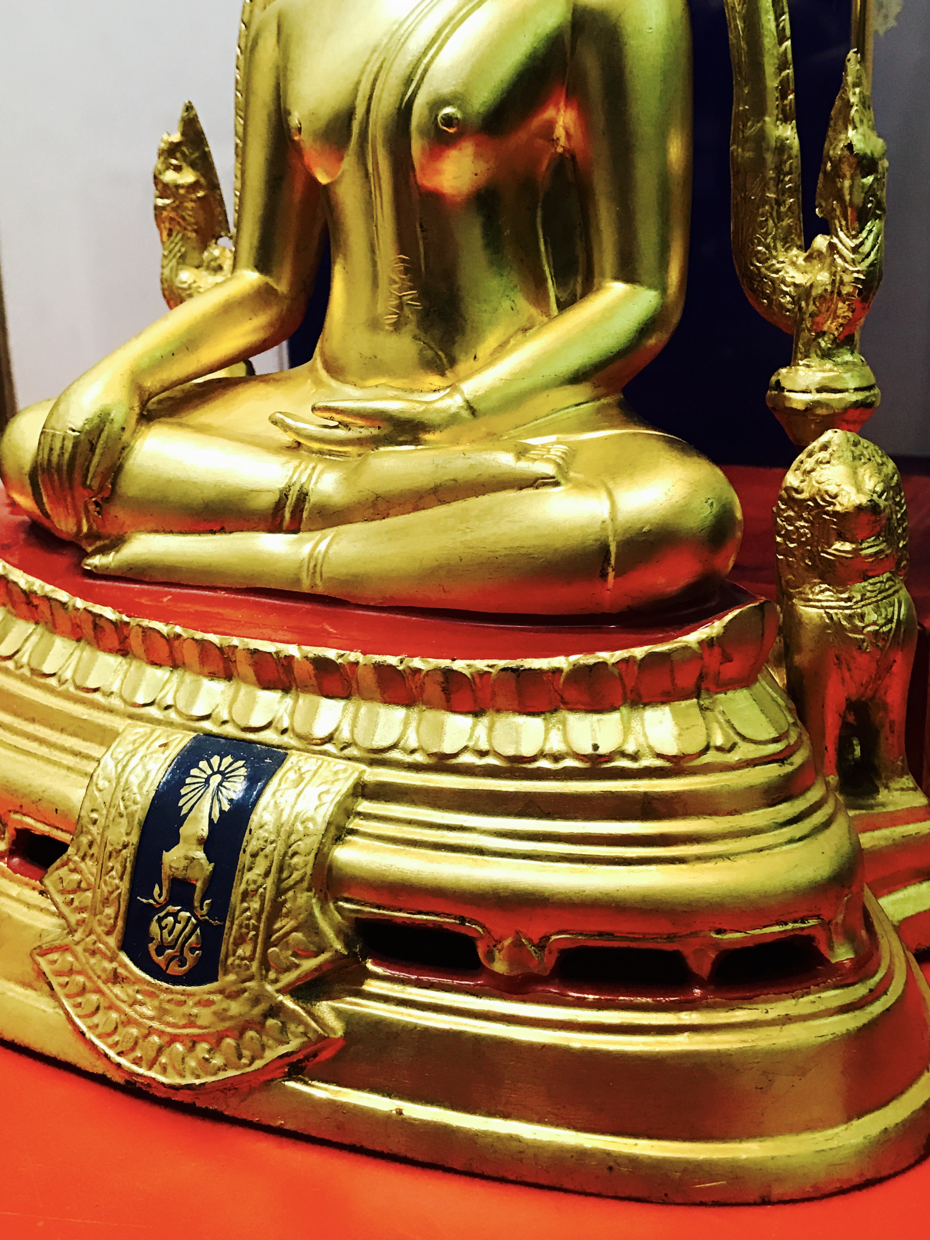 พระพุทธชินราช จปร วัดเบญจมบพิตร ปี 2519 หน้าตัก 5.9 นิ้ว หล่อดินไทย ปิดทองเดิมพร้อมครอบตู้เดิม(ในหลวงและราชินีเสด็จฯเททอง)