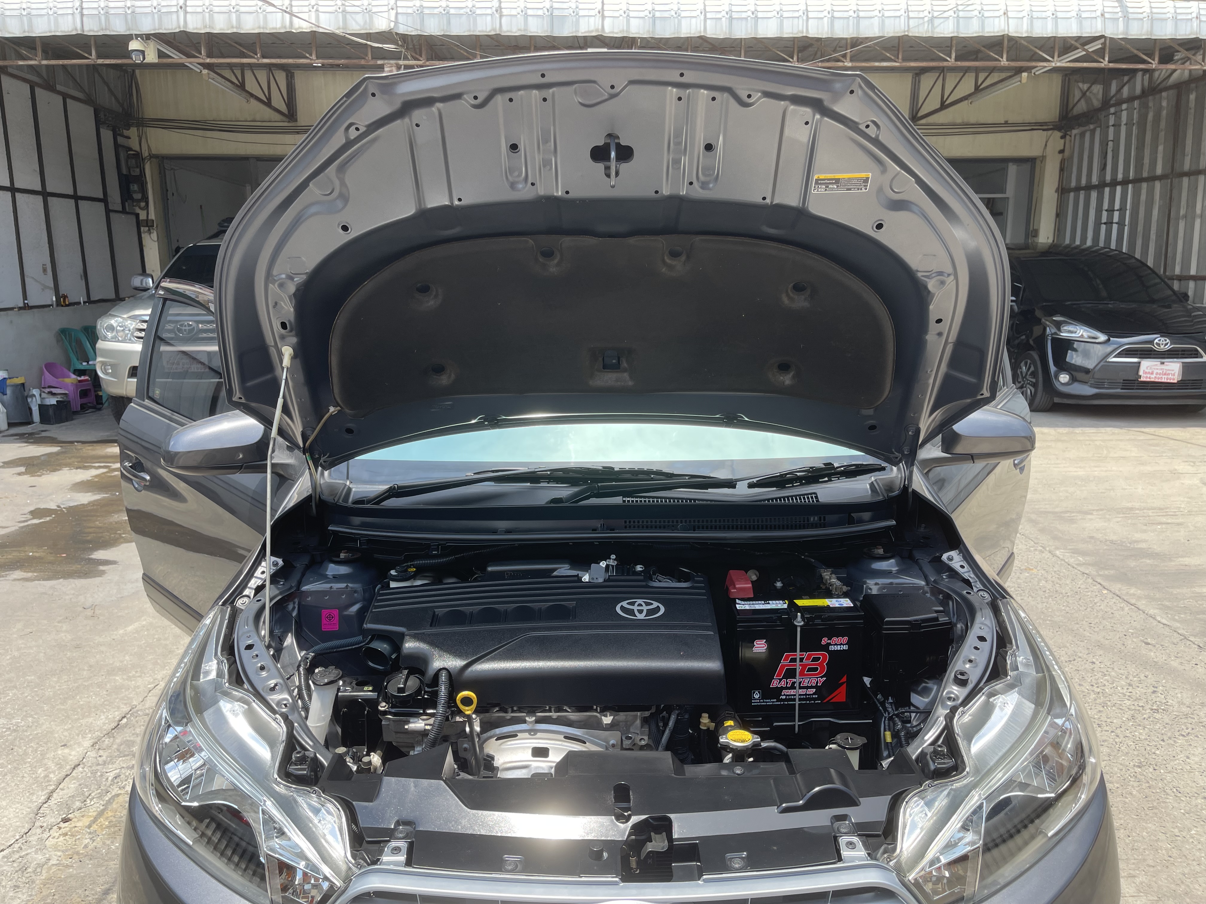 Toyota Yaris 1.2 E At 2017 เทาดำ