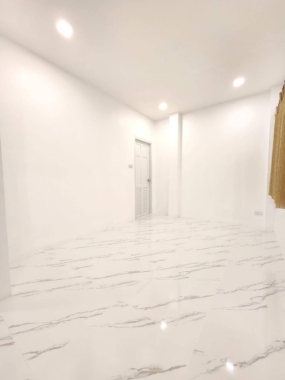 For Rent : Ratsada, 2-story detached house, 3 bedrooms 4 bathrooms