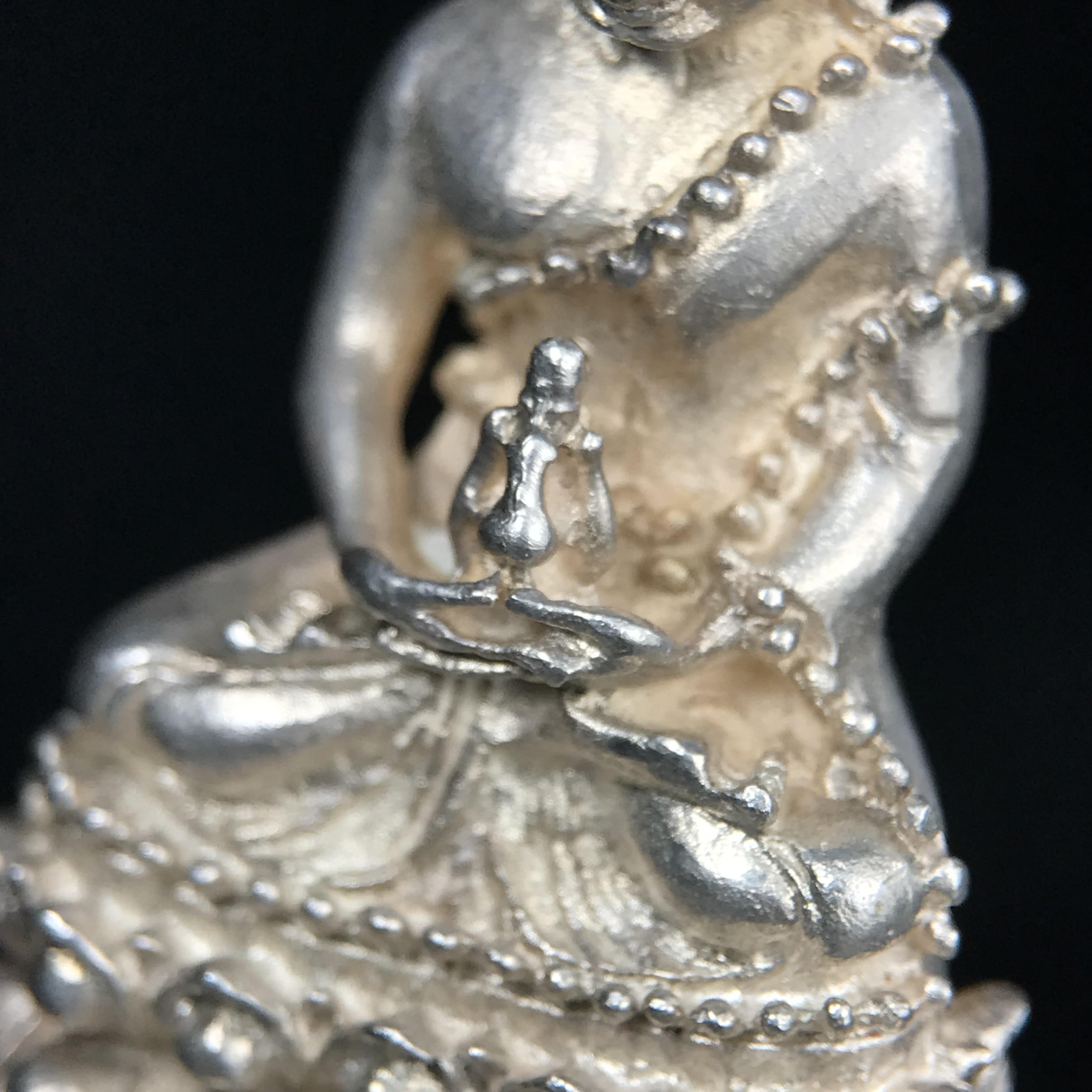 พระกริ่งญาณสังวร(พระกริ่ง ญส.)ปี 2519 เนื้อเงิน(สภาพสวยผิวเดิมขึ้นน้ำทองสวยมาก) สมเด็จพระญาณสังวรและหลวงพ่อคูณ ปริสุทโธ จับสายสูตรร่วมกันในพิธีเททอง ณ อุโบสถวัดบวรนิเวศวิหาร(พิธีใหญ่ เจตนาดี หลวงปู่โต๊ะร่วมปลุกเสก)(แบบนี้ไม่ควรพลาด)หายาก 1ใน 999 องค์