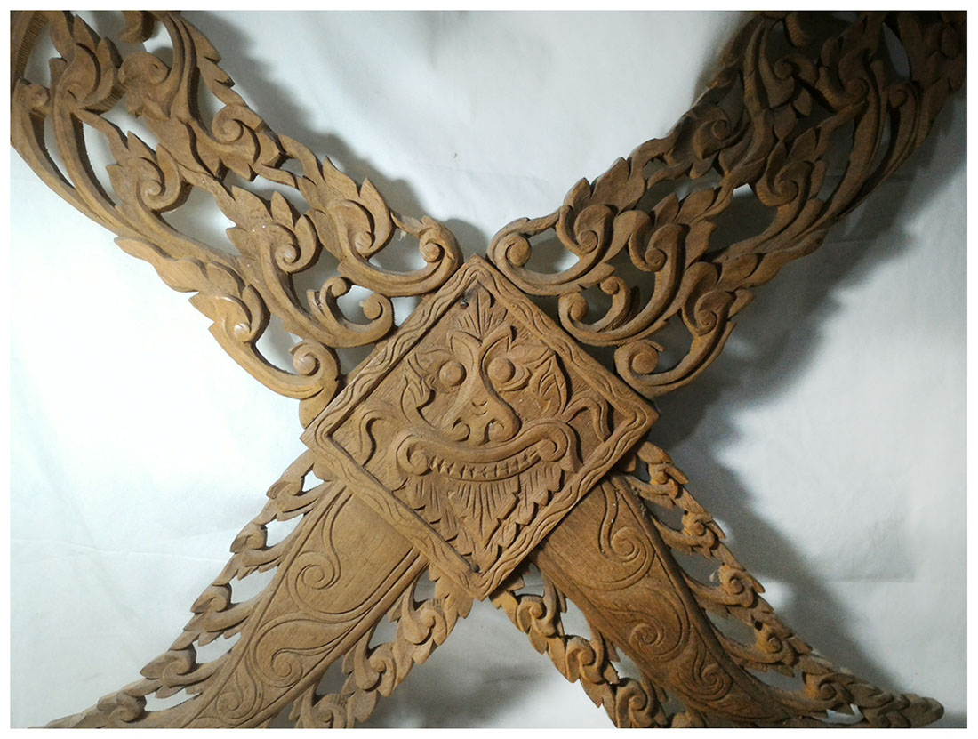 ไม้แกะสลัก กาแล 93cmxสูง63cm งานเก่า