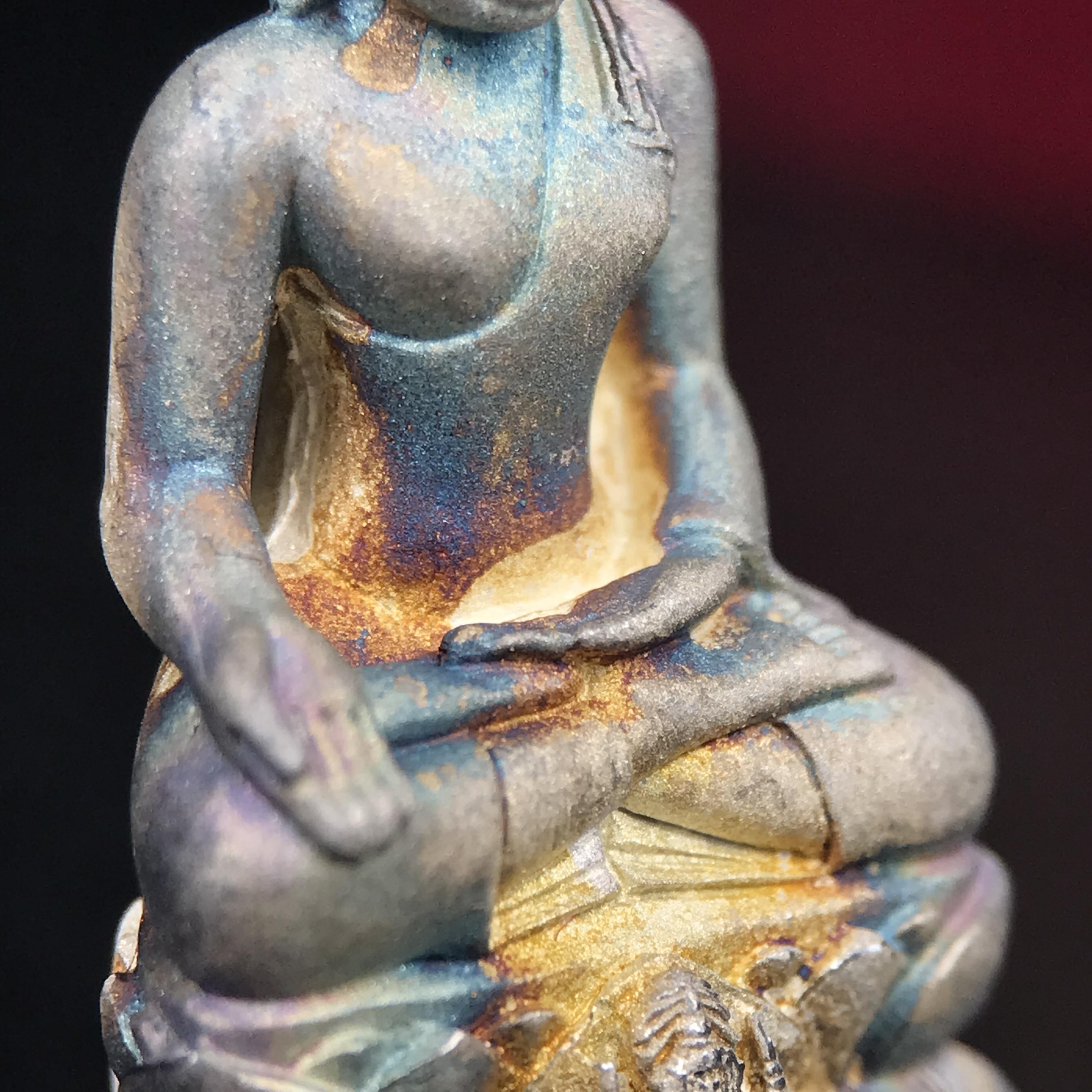 พระกริ่งไพรีพินาศ ตรากาญจนาภิเษก วัดบวรนิเวศวิหาร ที่ระลึกในหลวงรัชกาลที่9 ครองสิริราชสมบัติครบ 50ปี เนื้อเงิน(สภาพผิวเดิมขึ้นสีรุ้งธรรมชาติสวยแบบนิยม)(เสน่ห์พระเนื้อเงินสีสันที่ธรรมชาติสรรค์สร้าง)เข้มขลังทรงอานุภาพยิ่งใหญ่ กำราบศัตรูพ่ายสิ้น พระไพรีพินาศ