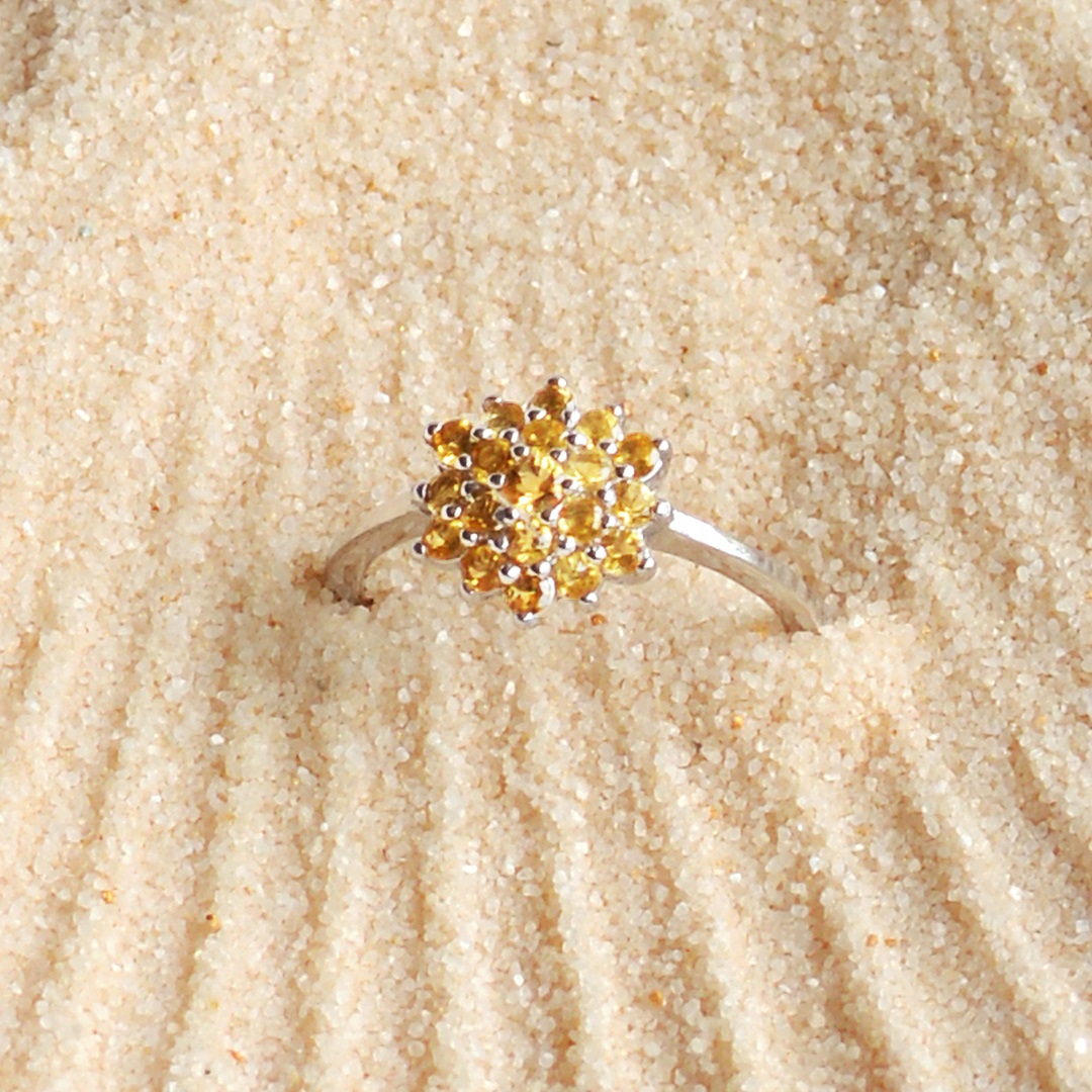 แหวนดอกพิกุล แหวนพลอยแท้ Gemstone flower rings