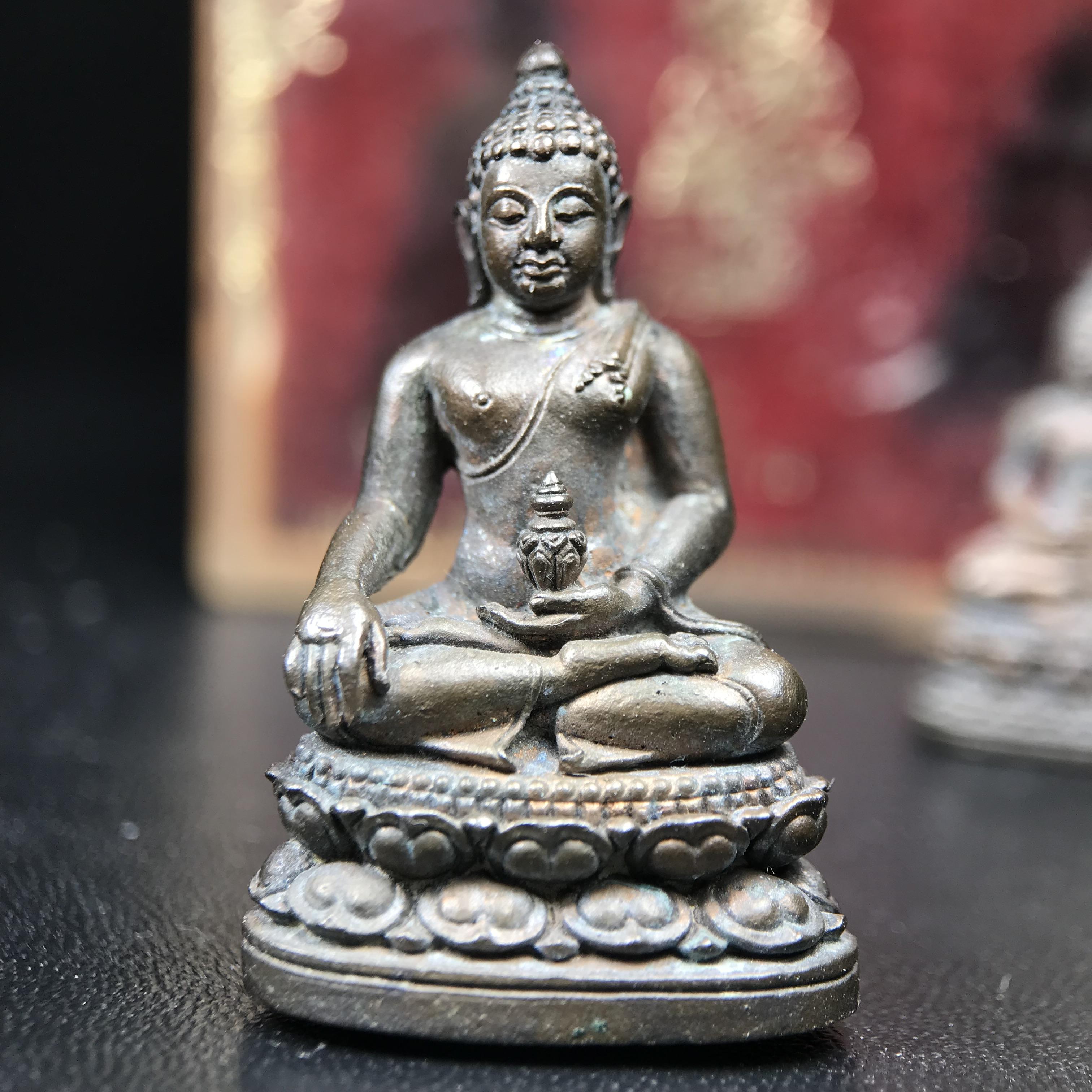 พระกริ่ง-พระชัยวัฒน์อธิบดี ปี2525 ของดีอัยการ (มีไว้บูชาเลื่อนยศเลื่อนตำแหน่งทุกท่าน)(1ใน 2525 ชุด)****ชุดหมายเลข ๗๘๖ ****มียศ มีบารมี สมกับความหมายของนาม พระกริ่งอธิบดี “พระกริ่งผู้เป็นใหญ่ในหมู่พระกริ่งทั้งหลาย”