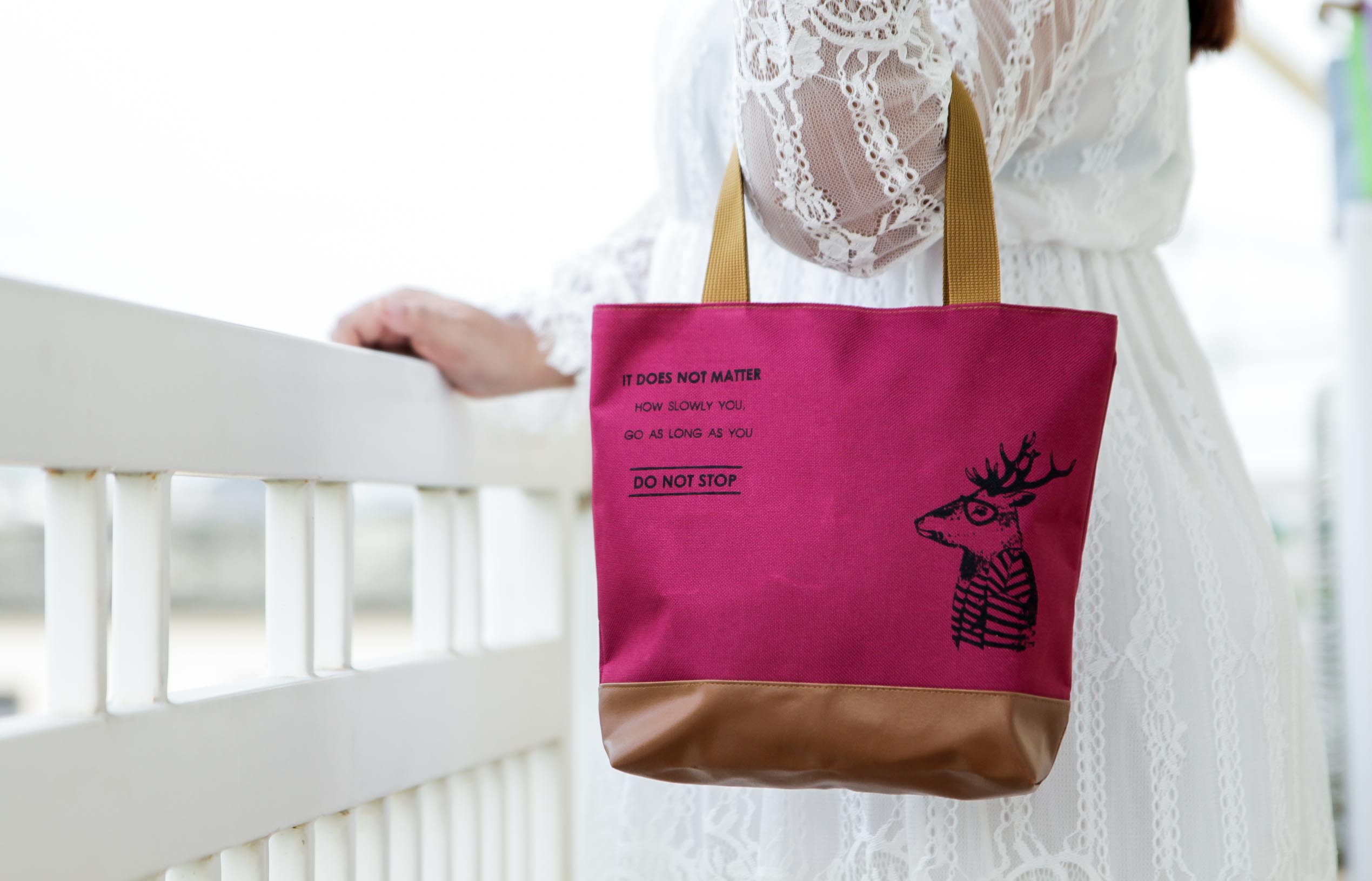 ของชำร่วยงานศพ กระเป๋าผ้าเนื้อหนา หูหิ้ว ซิปยาว ขยายก้นอยู่ทรง