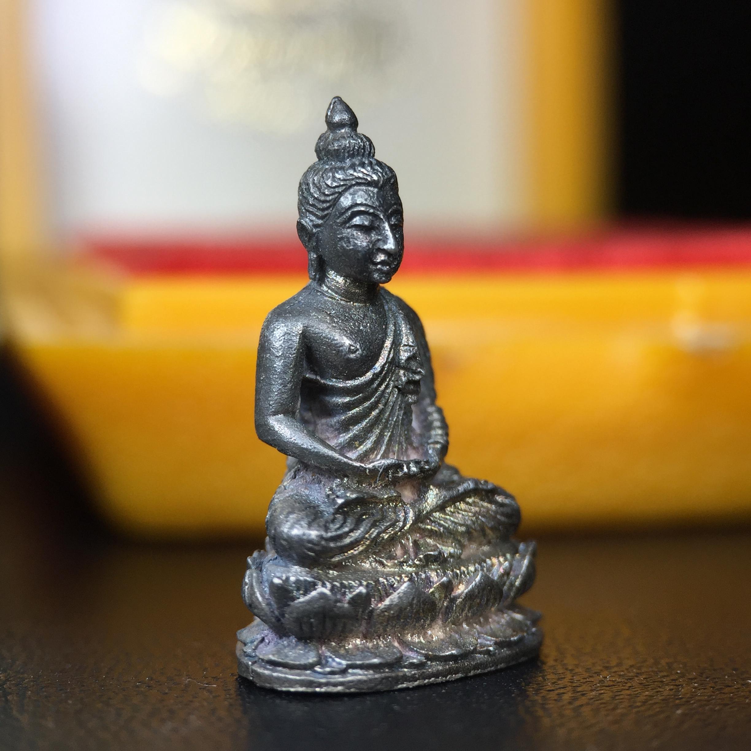 พระกริ่ง-พระชัยวัฒยน์วาสนาสมเด็จพระสังฆราช(วาสน์)วัดราชบพิธฯปี2531 เนื้อเงิน สร้างเป็นที่ระลึกในคราวที่สมเด็จพระอริยวงศาคตญาณ สมเด็จพระสังฆราช(วาสน์ วาสโน)มีพระชนมายุครบ90พรรษา(ในหลวง ร.9 เสด็จในพิธี)งานแกะแม่พิมพ์โดย นายช่างเกษม มงคลเจริญ)หายาก