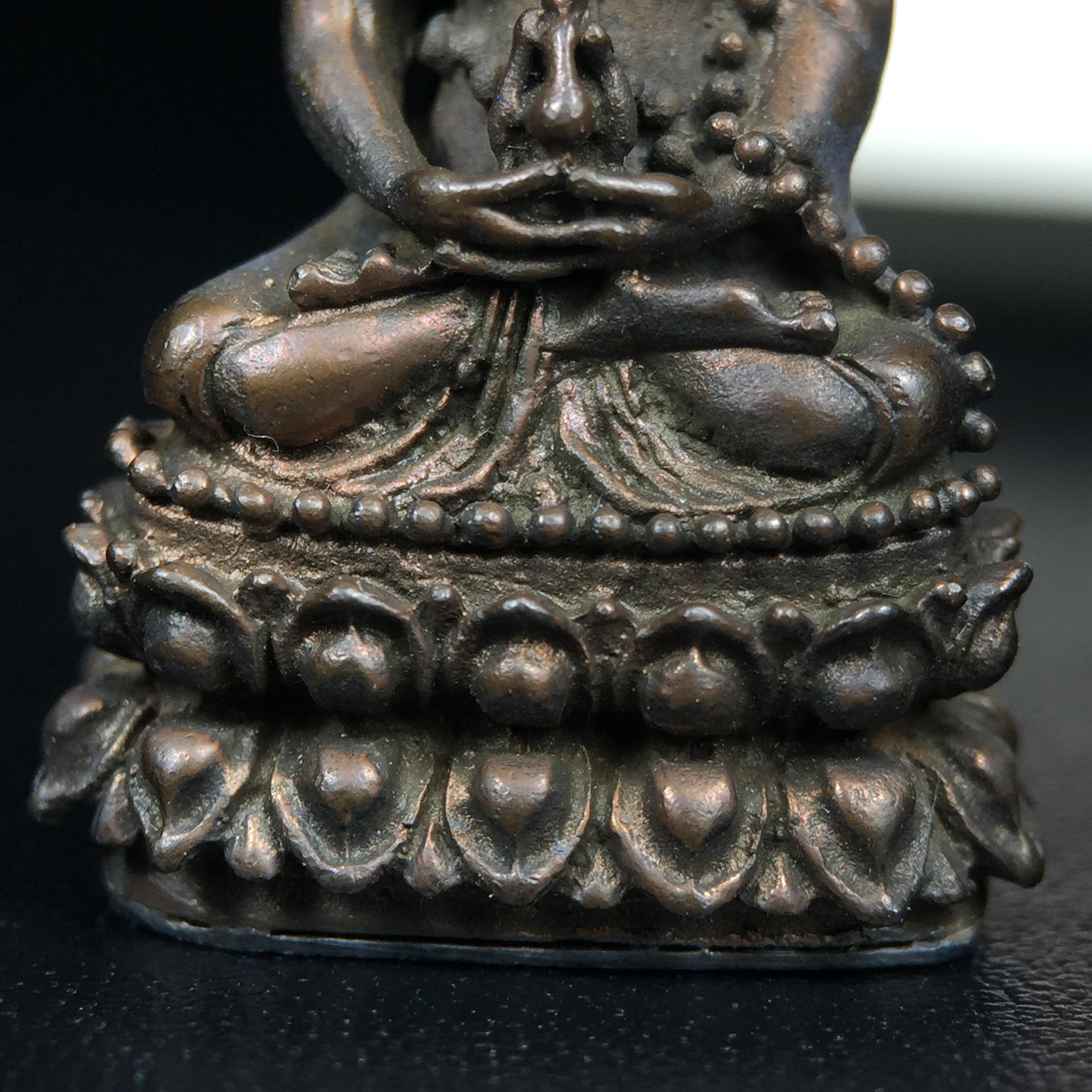 พระกริ่งญาณสังวร(พระกริ่ง ญส.)ปี 2519 เนื้อนวโลหะก้นเงิน สมเด็จพระญาณสังวรและหลวงพ่อคูณ ปริสุทโธ จับสายสูตรร่วมกันในพิธีเททอง ณ อุโบสถวัดบวรนิเวศวิหาร(พิธีใหญ่ เจตนาดี หลวงปู่โต๊ะร่วมปลุกเสก)(สภาพสวยเดิมนอนคากล่องบรรจุเดิมแบบนี้ไม่ควรพลาด)หายาก1ใน2999องค์