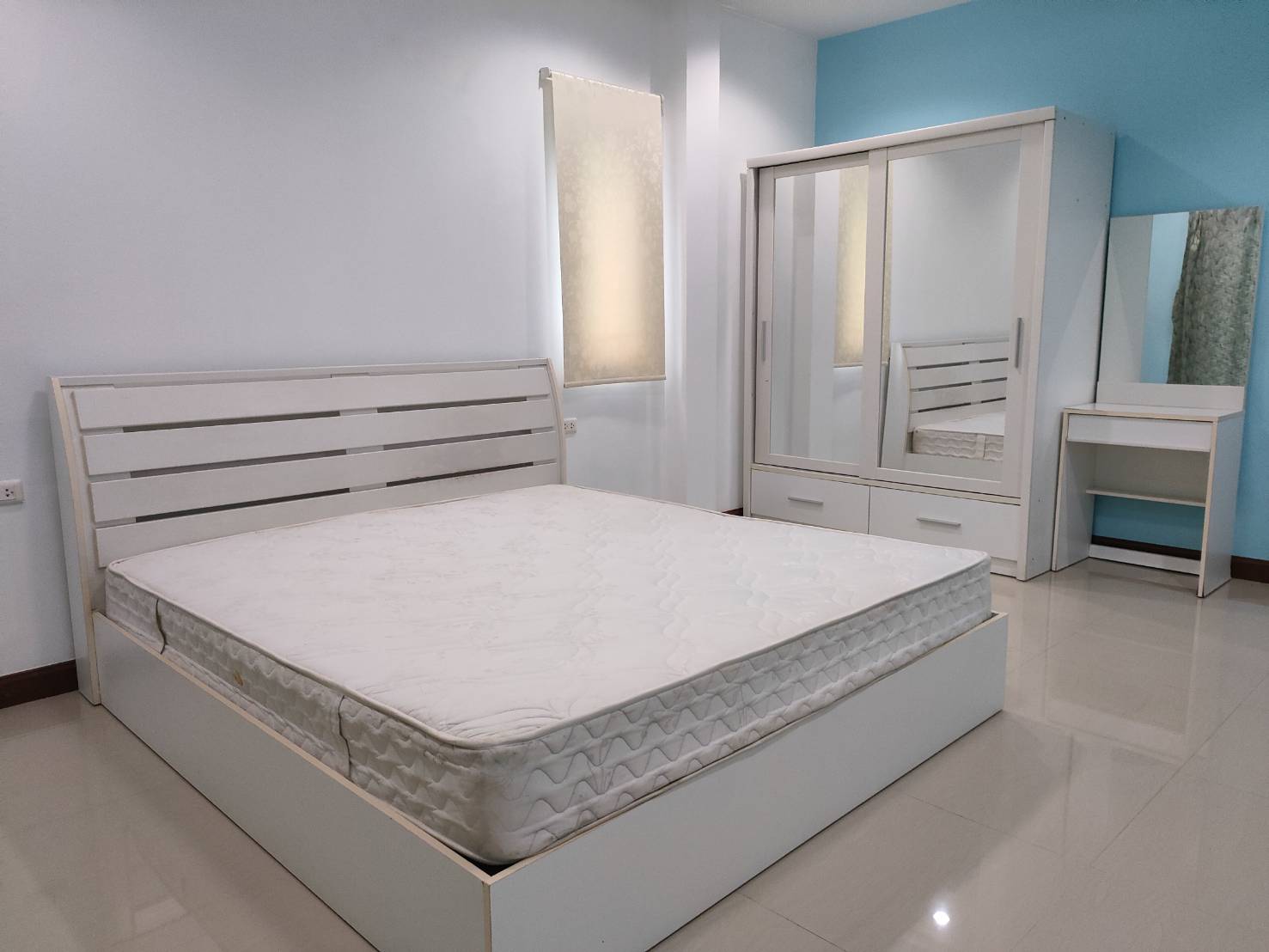 For Rent : Thalang, 2-Storey Commercial Building, 3 Rooms