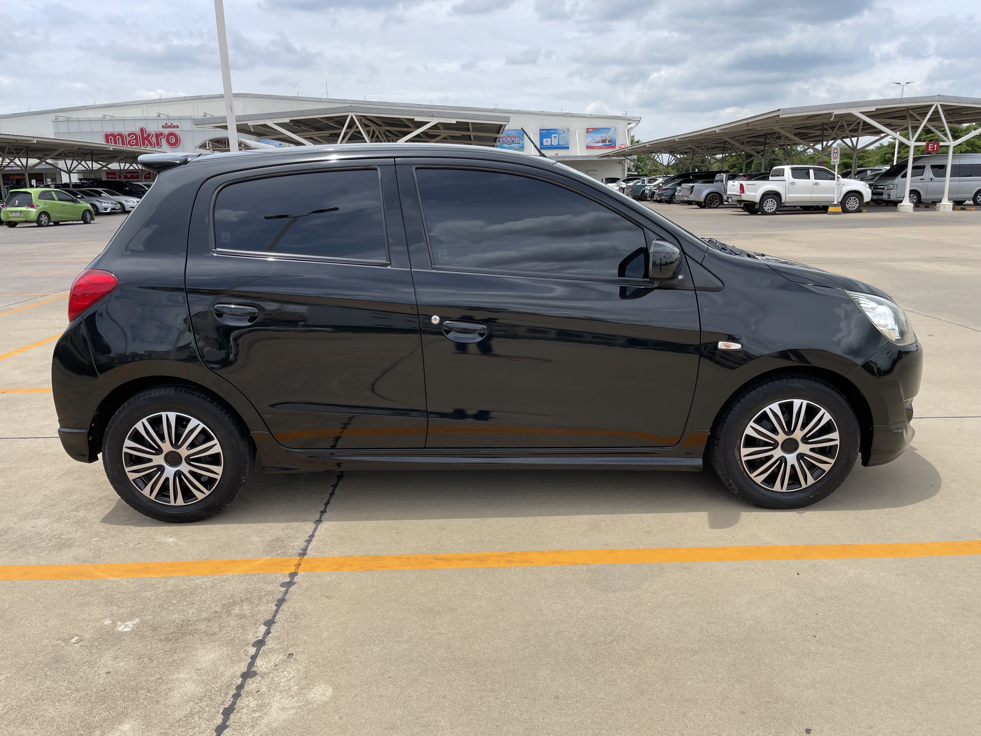 Mitsubishi Mirage 1.2 GLX At 2015 ดำ