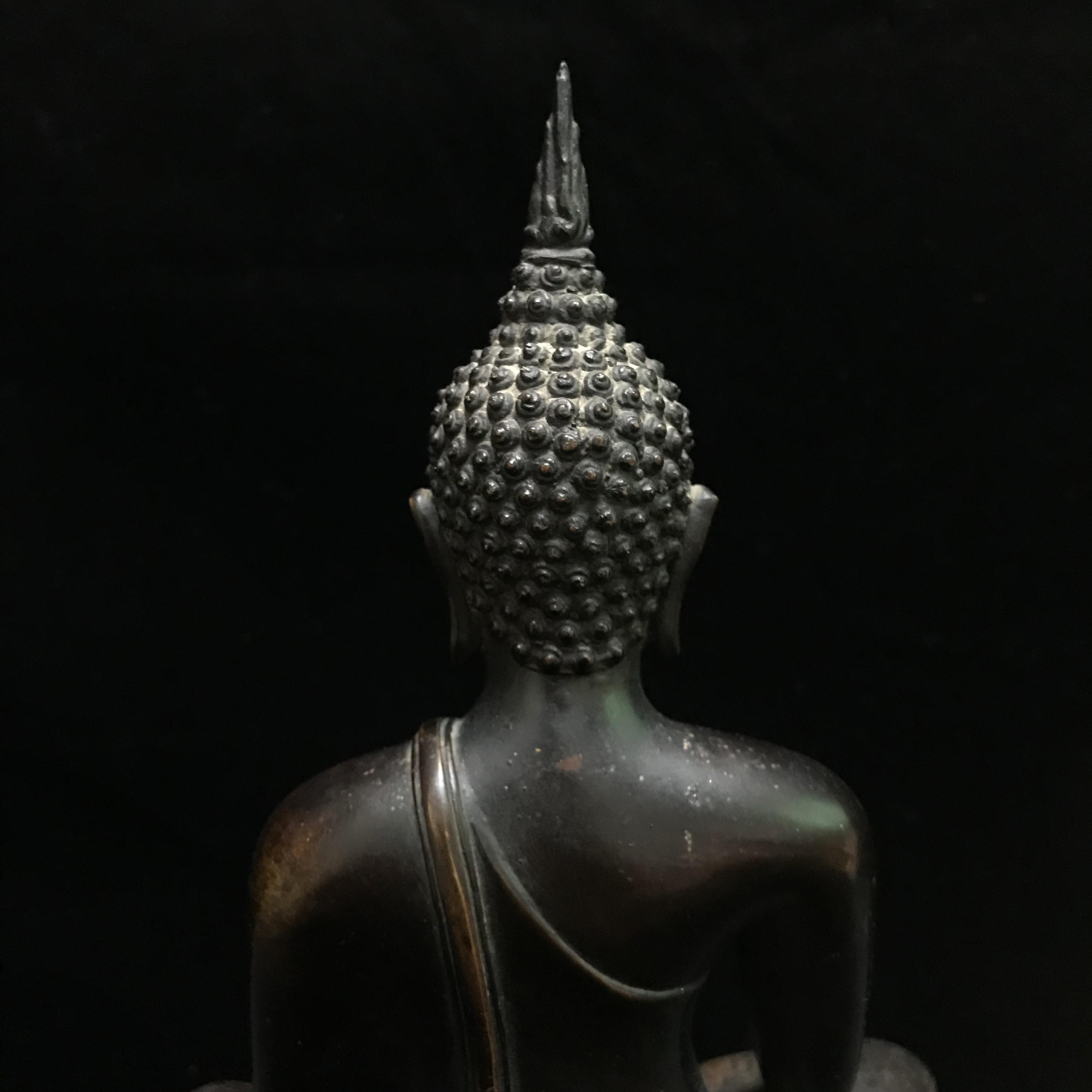 จักรพรรดิแห่งพระบูชา ภปร พระพุทธรูป ภปร รุ่นแรก(กฐินต้น) พ.ศ.2506 วัดเทวสังฆาราม(วัดเหนือ)จังหวัดกาญจนบุรี หน้าตัก5นิ้ว(ในหลวงรัชกาลที่9เสด็จเททอง)