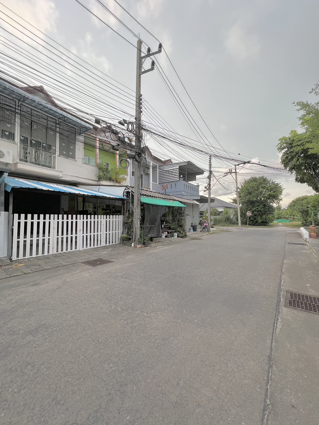 For Sales : Chalong, 2-Storey Commercial Building, 2 Bedrooms 2 Bathrooms