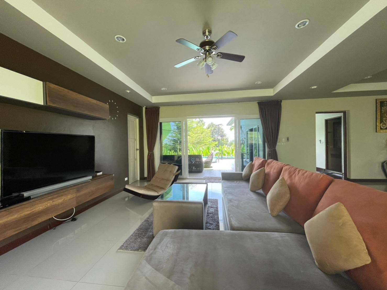 For Sale : Thalang-Yamu Luxury Pool Villa 3 Bedrooms 3 Bathrooms