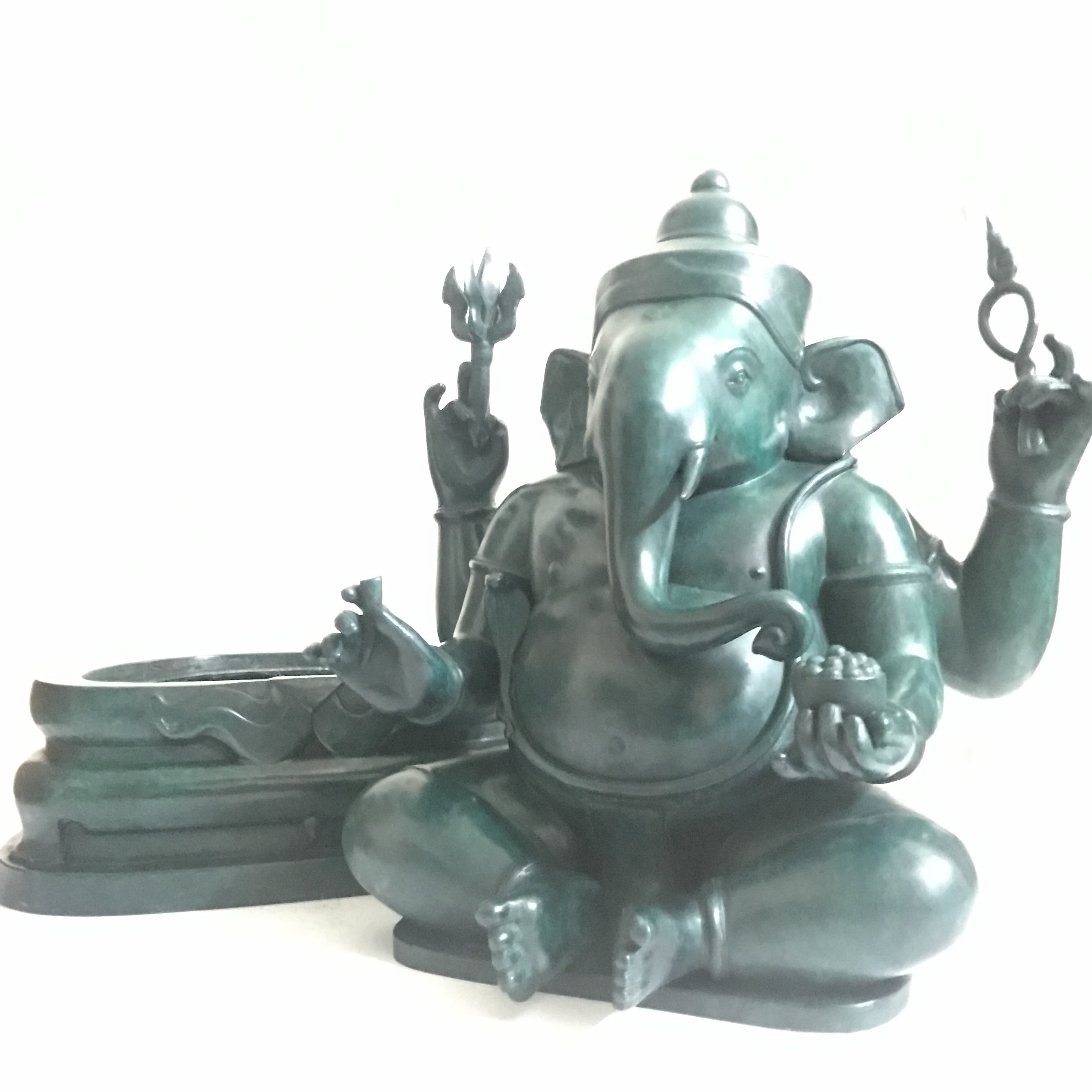 พระพิฆเนศวร์ 65 ปี คณะจิตรกรรม มหาวิทยาลัยศิลปากร ปี2551 ลอยองค์เนื้อสำริดขนาดหน้าตัก 9 นิ้ว