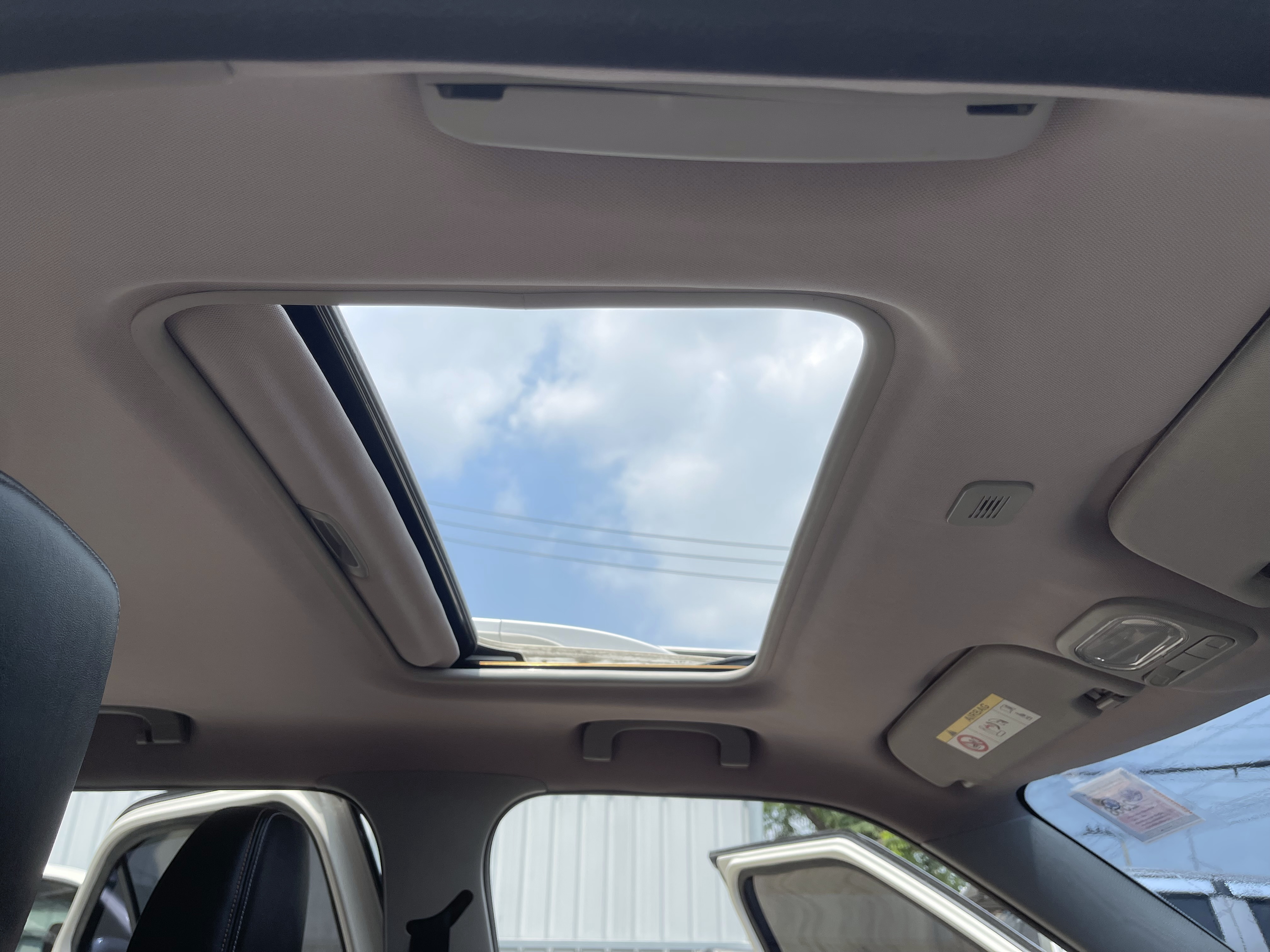 MG MG3 1.5 X Xross Sunroof At 2016 ขาวมุก