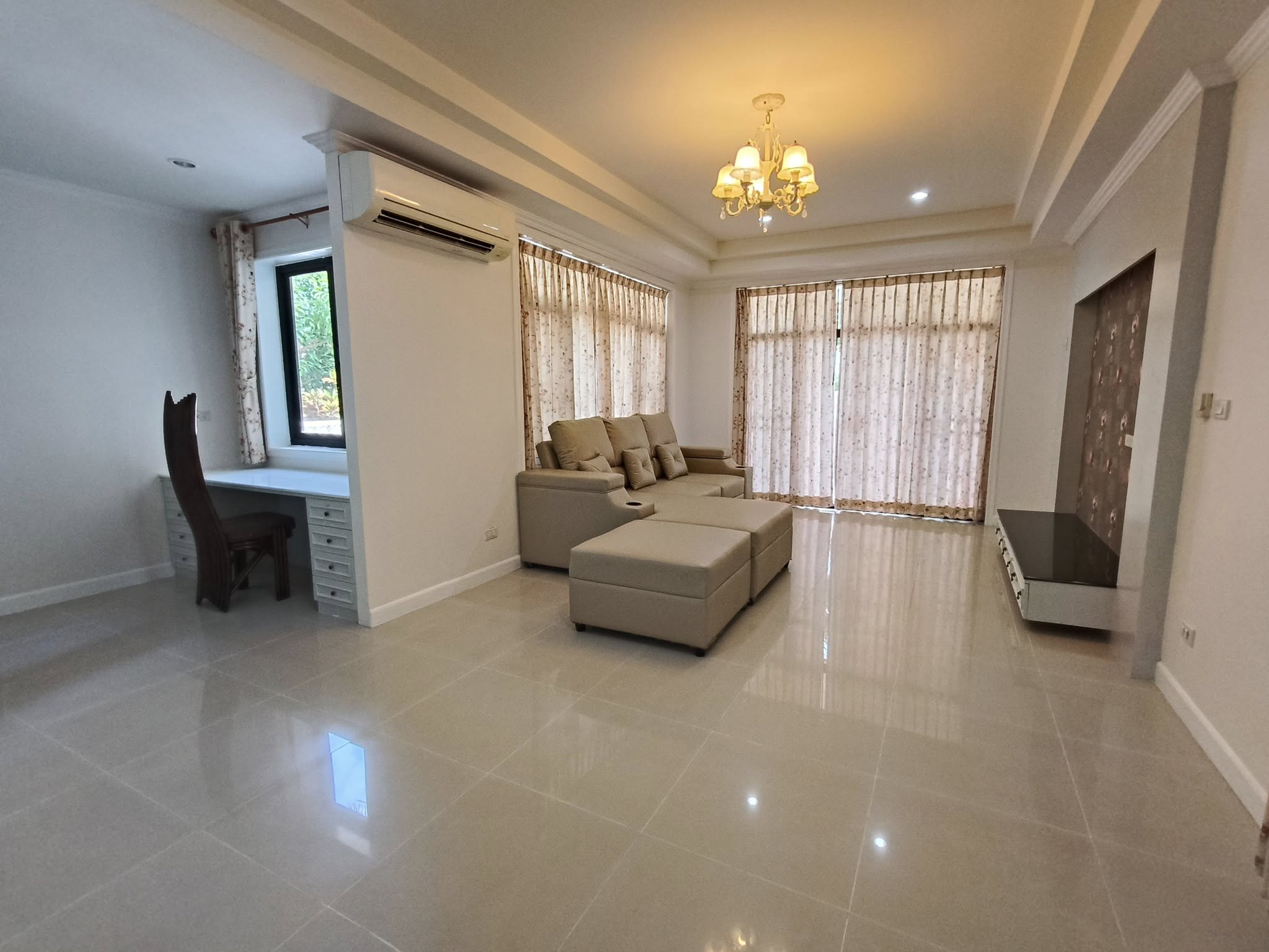 For Rent : Chalong, Private Pool Villa, 3 bedrooms 5 bathrooms