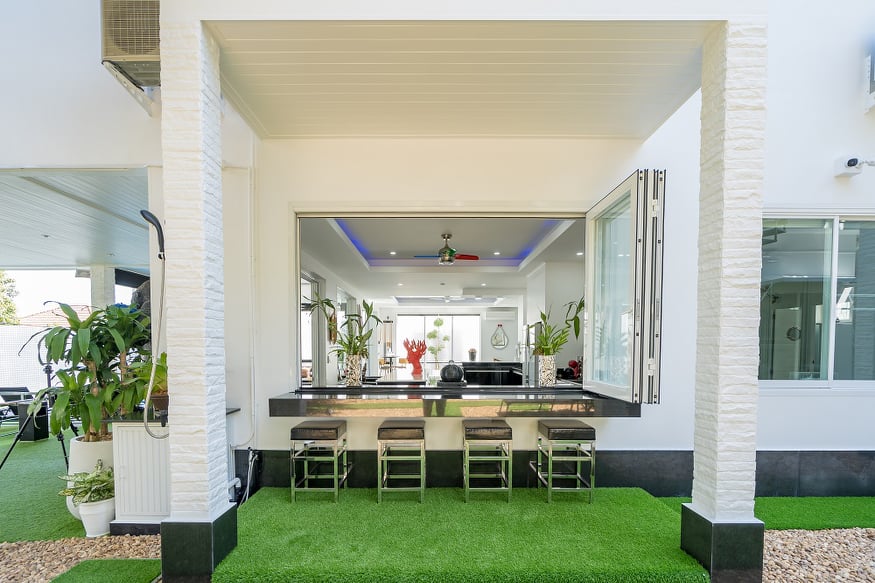 For Sales : Rawai, Luxury Private Pool Villa, 7 bedrooms 7.5 bathrooms, 450 sqm.