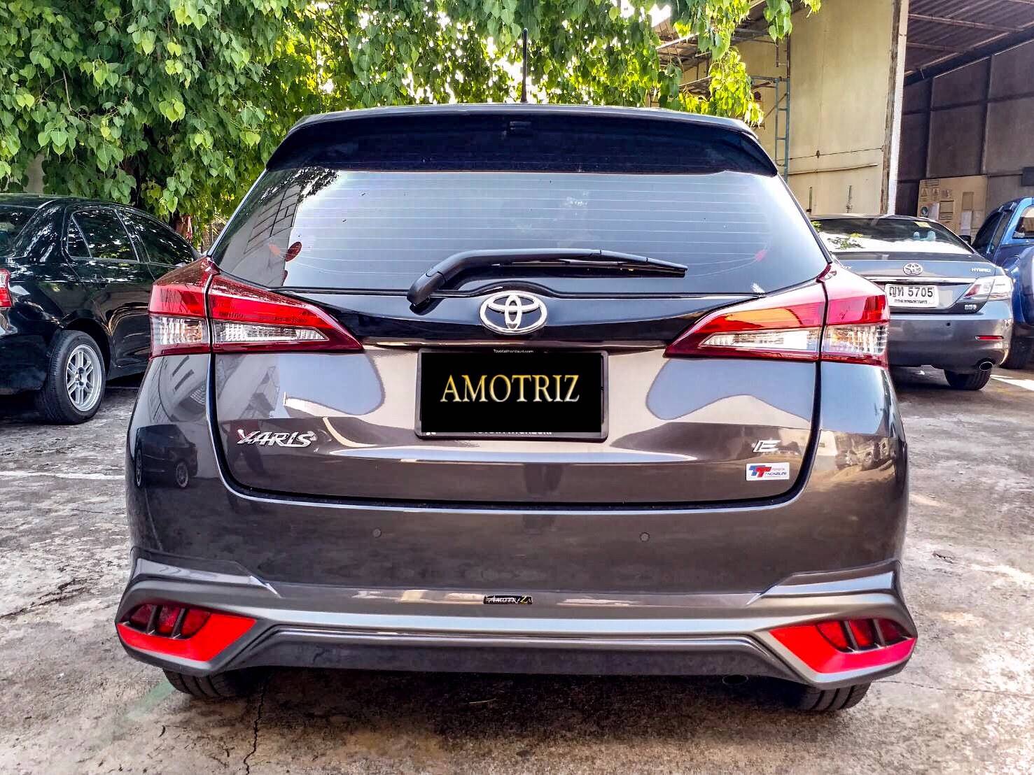 Toyota Yaris ATIV hatchback and sedan bodykits by Amotriz