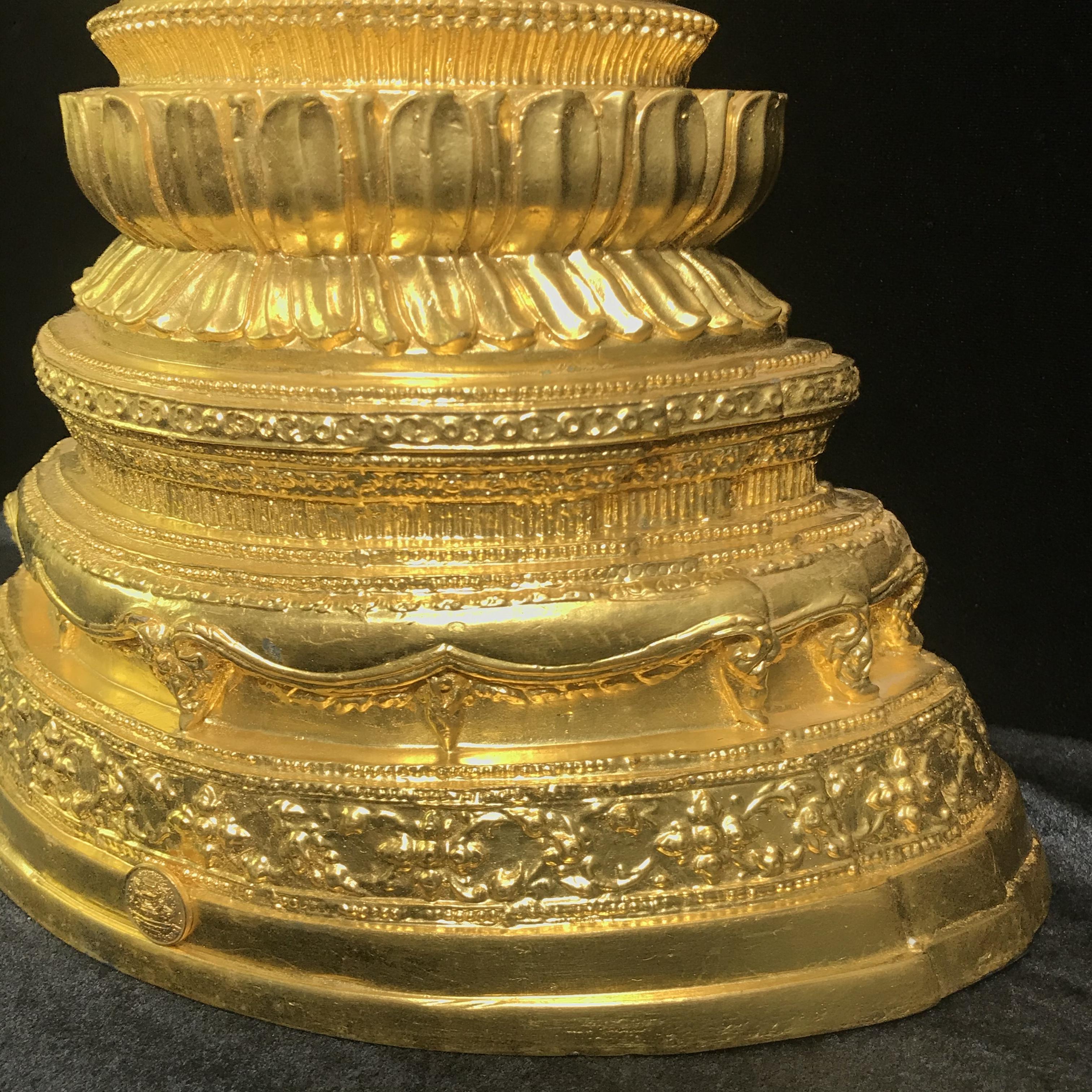 พระพุทธนวมมหาราชายุจฉับปริวัตนมงคล ภปร. พระบาทสมเด็จพระเจ้าอยู่ห้วรัชกาลที่9 เนื่องในวโรกาสเฉลิมพระชนมพรรษา 6 รอบ ( 72 พรรษา )ปี 2542 โดยสำนักนายกรัฐมนตรี หน้าตัก 5นิ้ว(พิธีใหญ่ พุทธศิลป์สวย งดงาม)