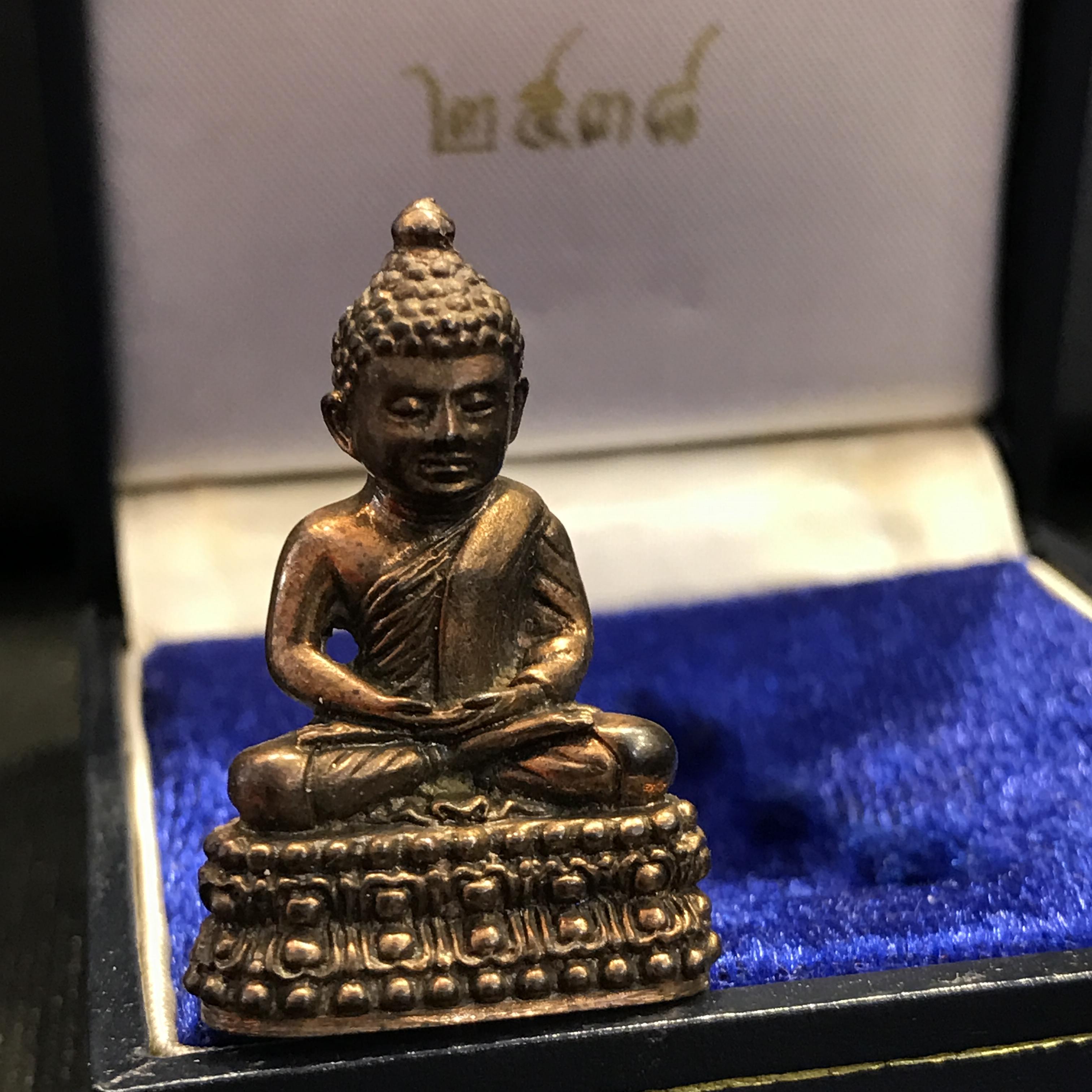 พระนิรันตราย ปี2538 วัดบวรนิเวศ เนื้อนวโลหะเต็มสูตร (อุดผงจิตรดาและเส้นเกษา)