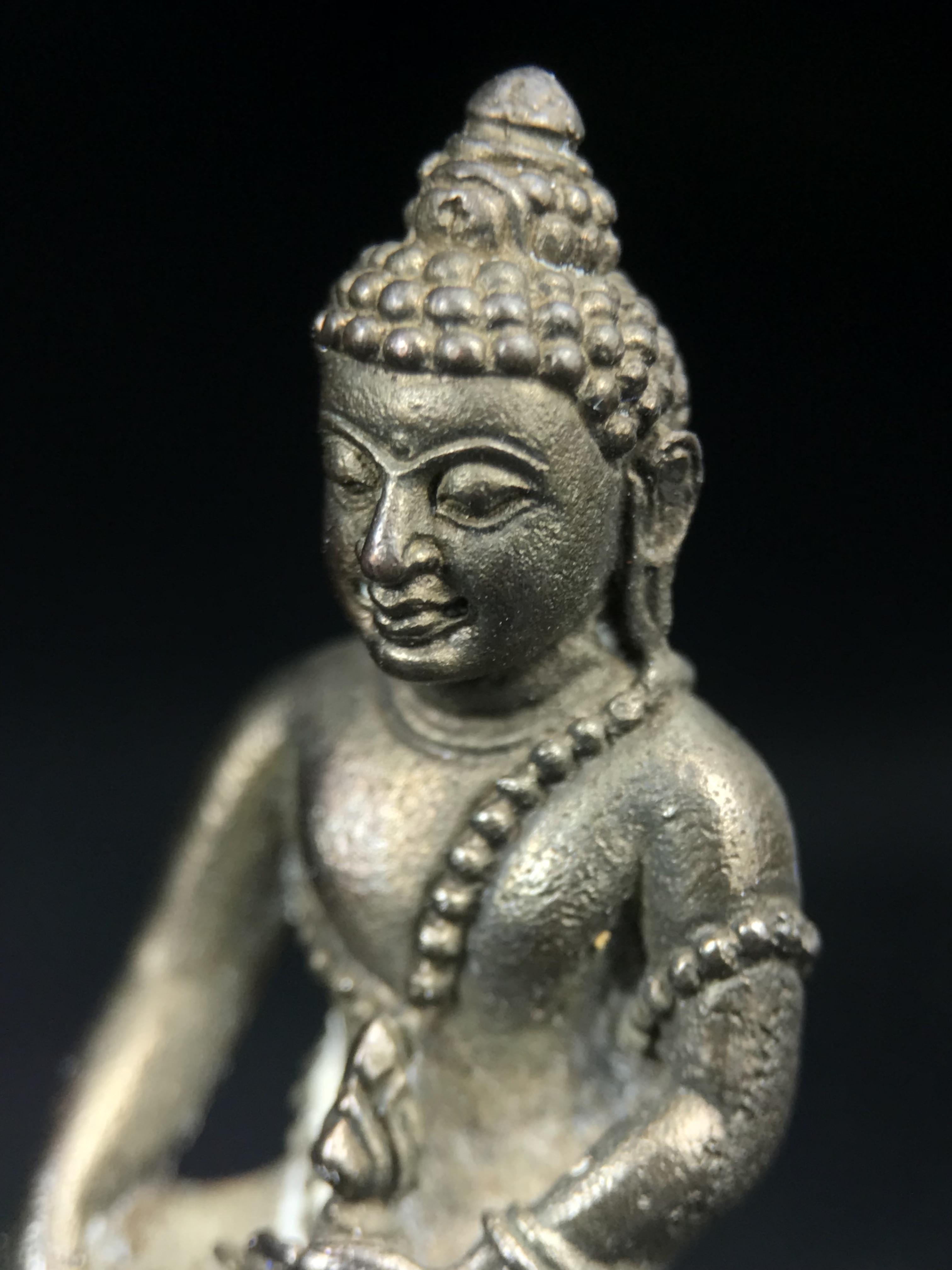 พระกริ่งศิรากาศ ภปร.(พระกริ่งคุ้มเกล้า)วัตถุมงคล"คุ้มเกล้าฯ" มูลนิธิ “คุ้มเกล้า” ในพระบรมราชูปถัมภ์ จัดสร้าง โรงพยาบาลภูมิพล เนื้อนวโลหะ(พิมพ์หน้าไทย)(ในหลวงรัชกาลที่9เสด็จเททอง)(พิธีใหญ่)(นิยม)