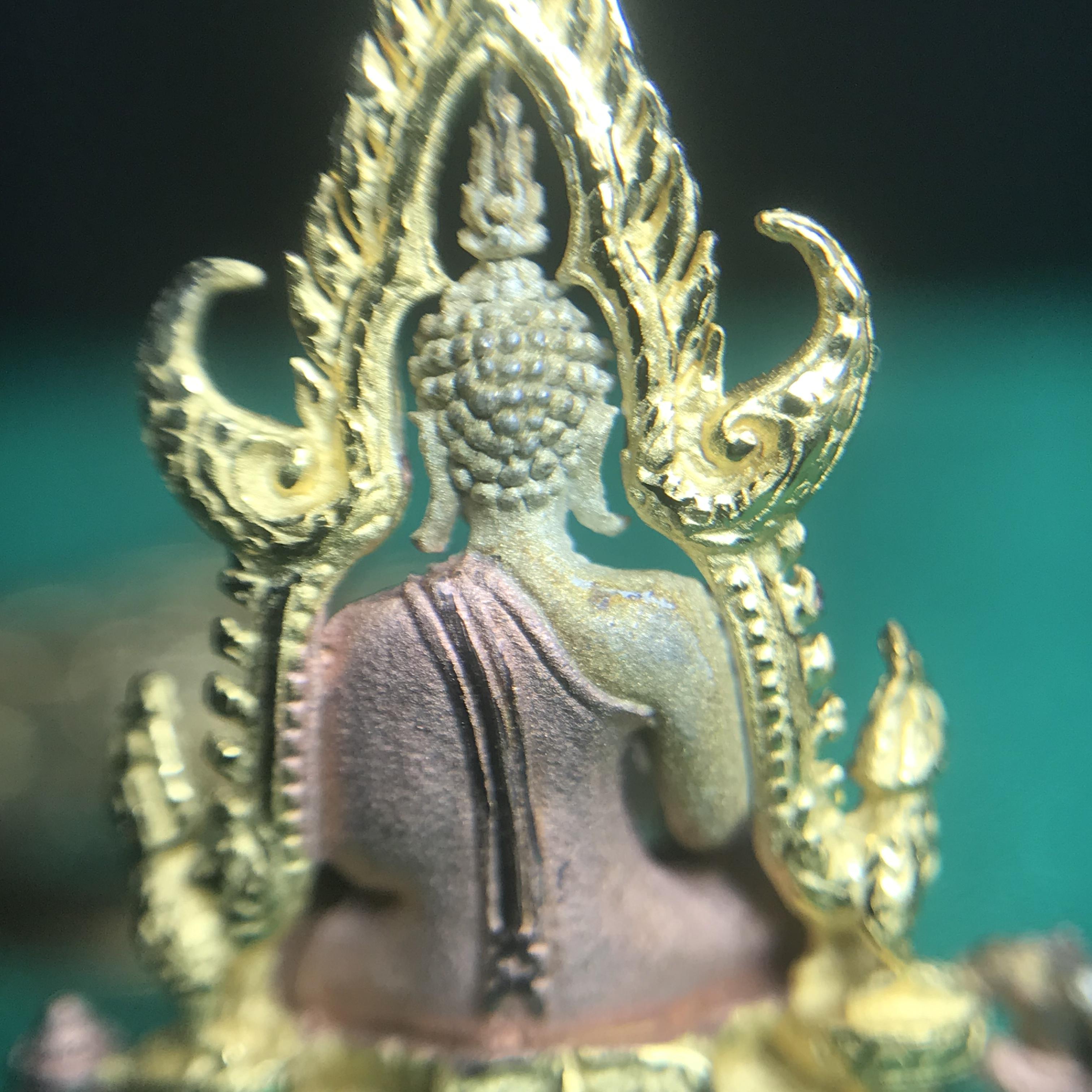 พระพุทธชินราช ภปร. ในวโรกาสพระราชพิธีมหามงคล เฉลิมพระชนมายุ6รอบ 5ธันวาคม2542) เนื้อเงินสามกษัตริย์ พิมพ์ขนาดกลาง พร้อมกล่องบรรจุ