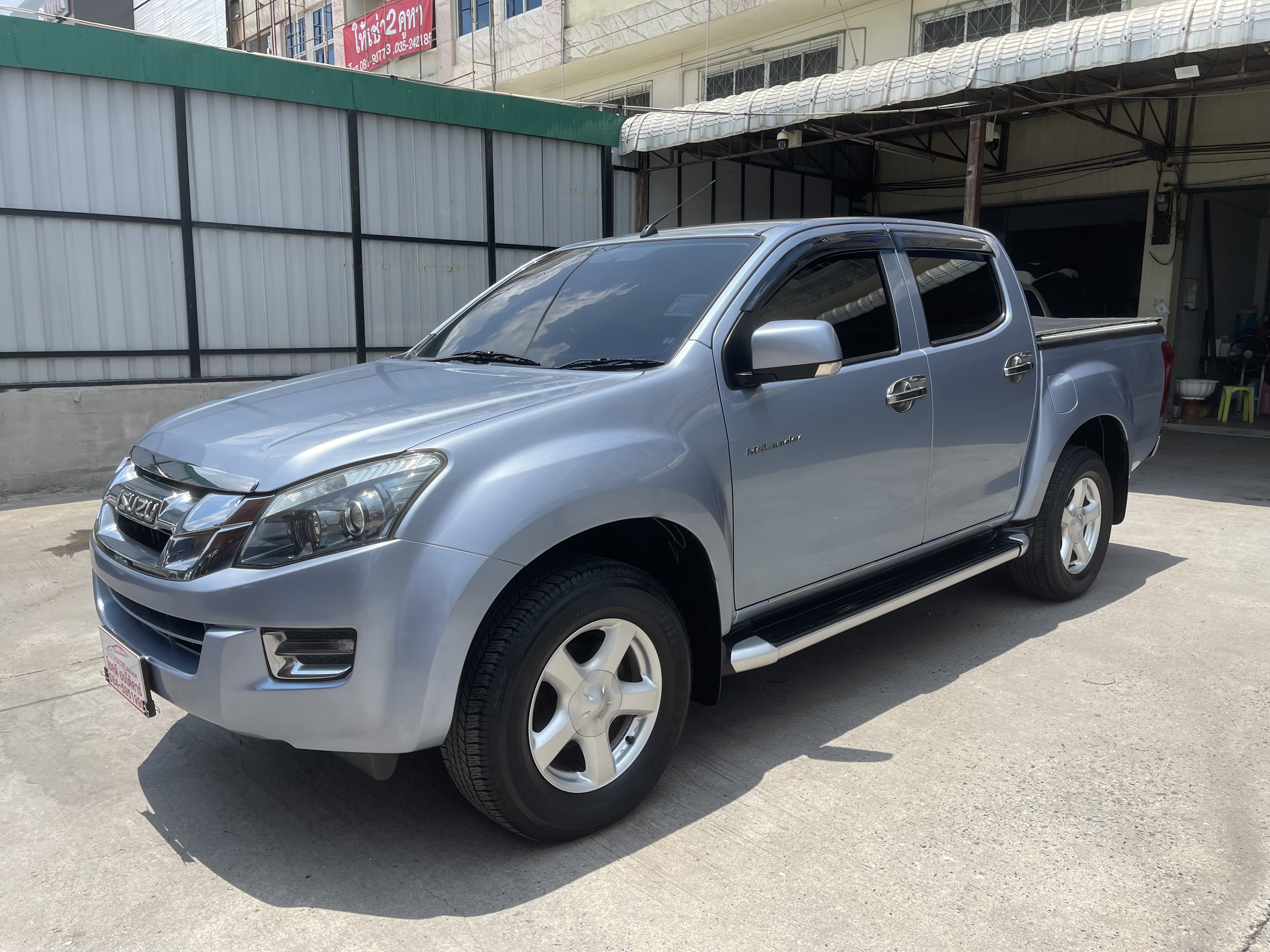 Isuzu Dmax All New 4ประตู Hi-Lander 2.5 Vgs Z Dvd 2015 ฟ้า