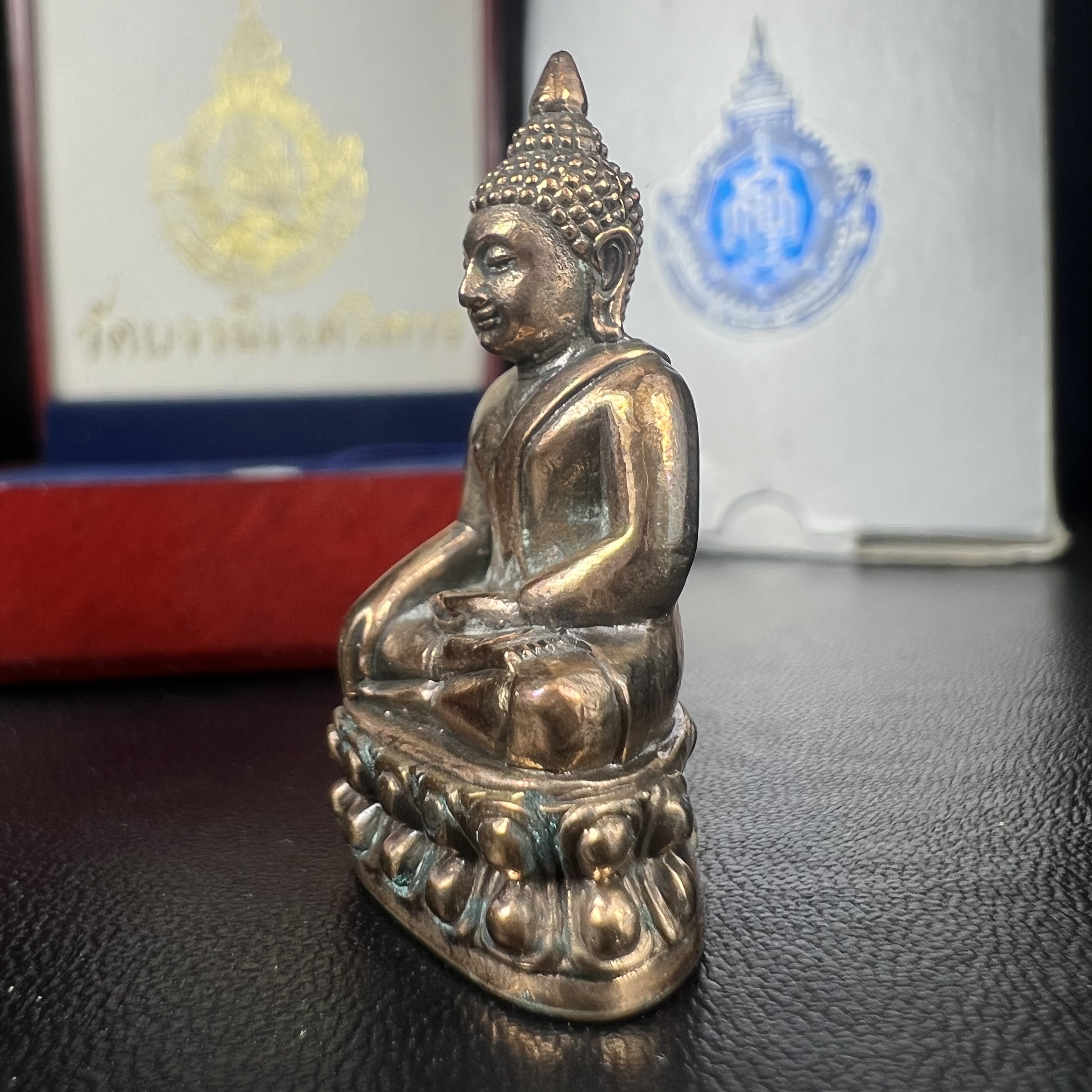 พระกริ่ง 8 รอบ ญสส. 96 พรรษา สมเด็จพระญาณสังวร สมเด็จพระสังฆราช สกลมหาสังฆปรินายก วัดบวรนิเวศวิหาร ปี 2552 เนื้อนวโลหะเต็มสูตรแก่ทองคำ(1 ใน 2999 องค์)